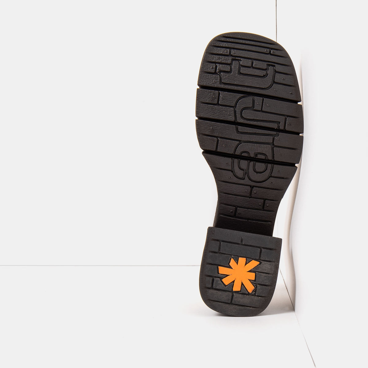 gid://shopify/Product/16173084934476_3