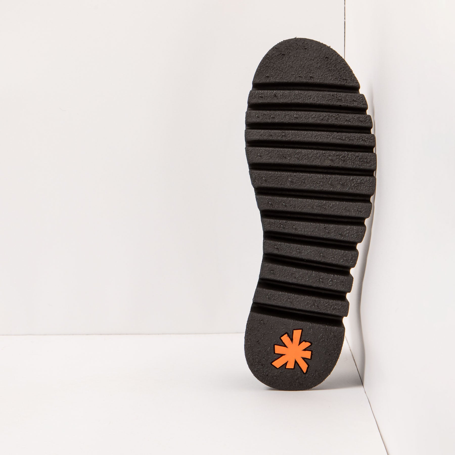 gid://shopify/Product/15694095450444_3
