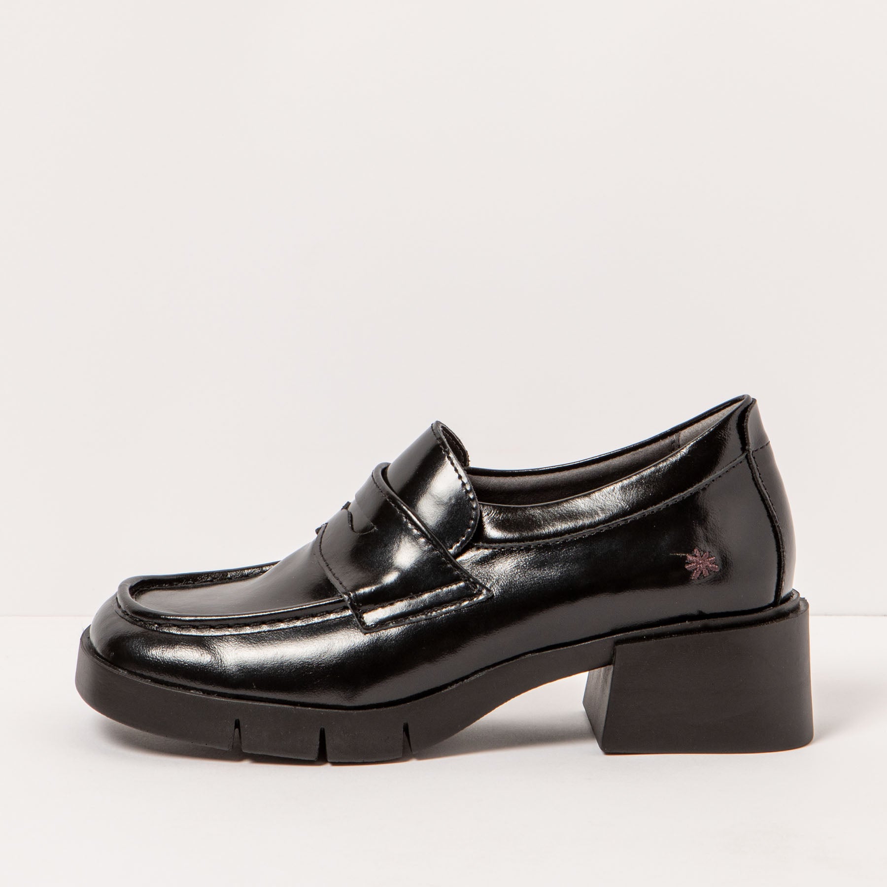 gid://shopify/Product/15693764854092_1