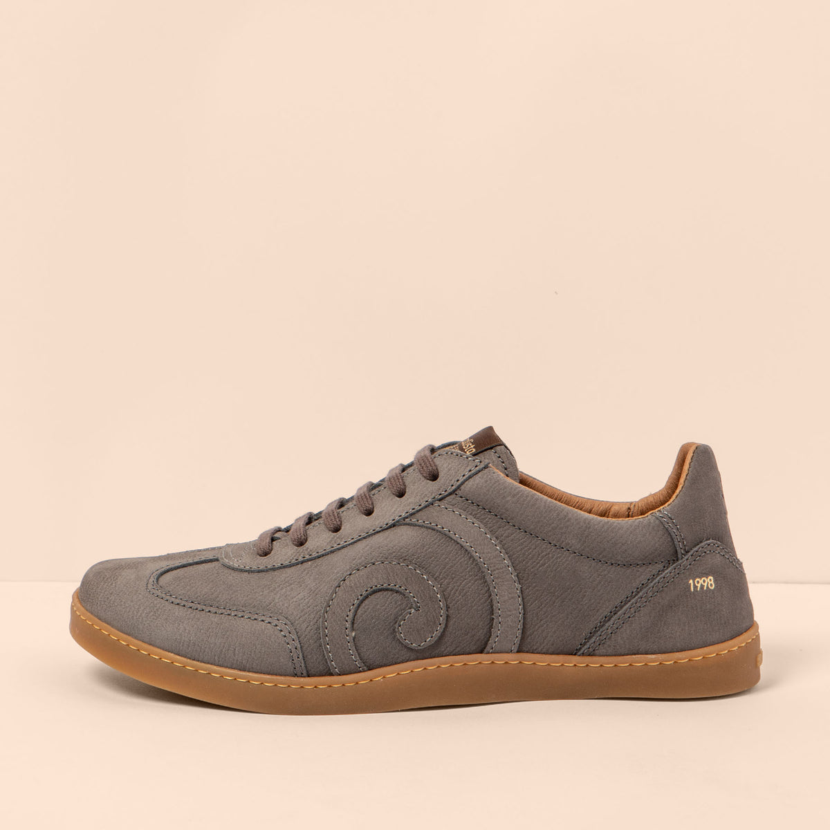 gid://shopify/Product/16124504932684_1