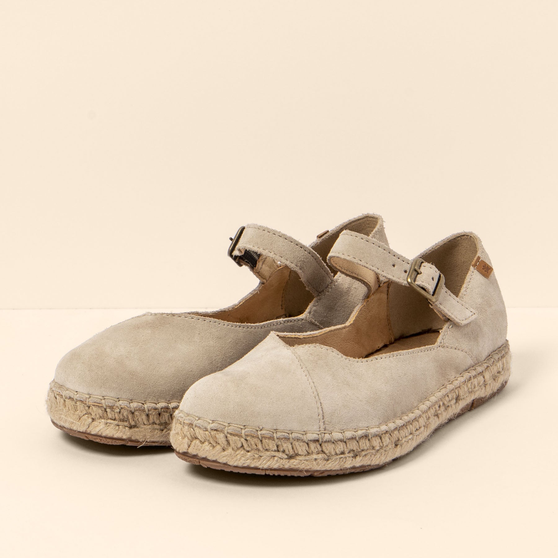 gid://shopify/Product/15791724429644_5