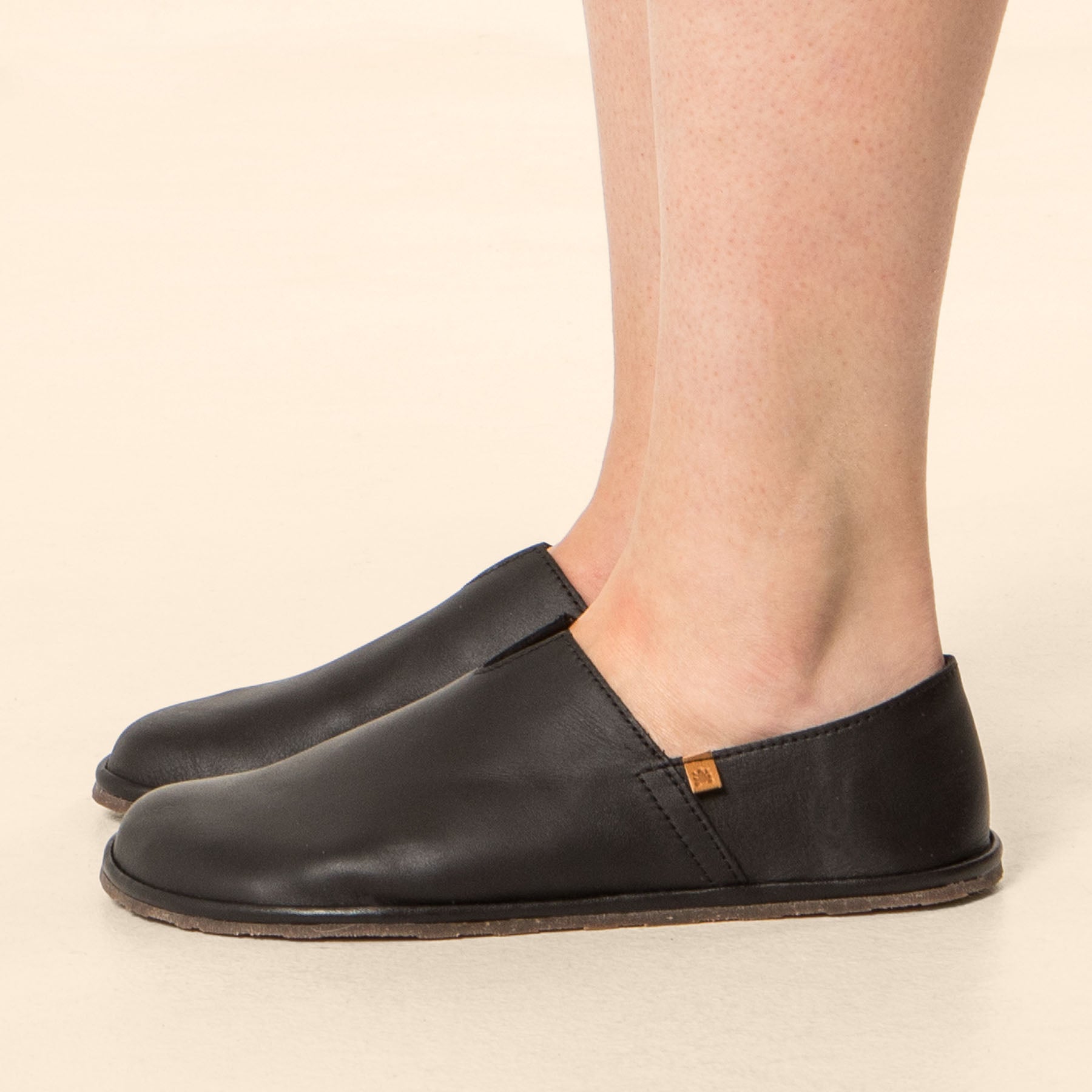 gid://shopify/Product/15700414071116_1