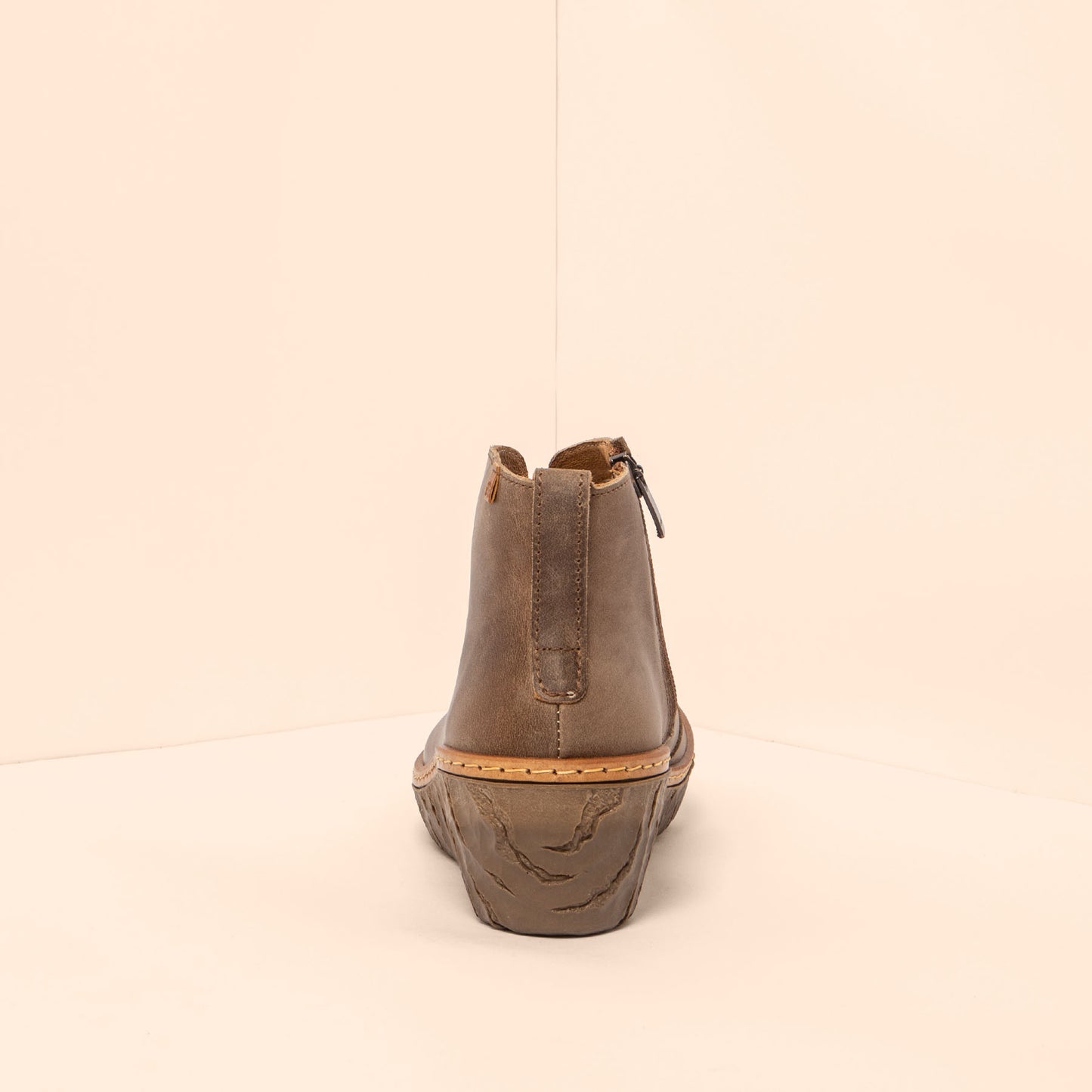 gid://shopify/Product/15700753613132_5
