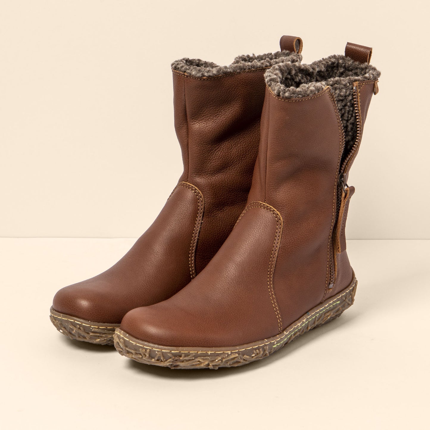 gid://shopify/Product/15699975471436_5