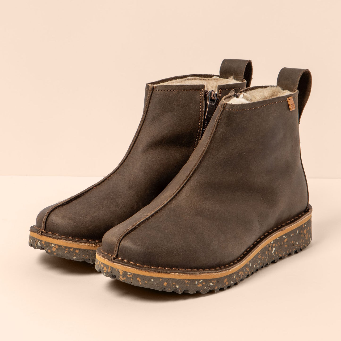gid://shopify/Product/15700854505804_2