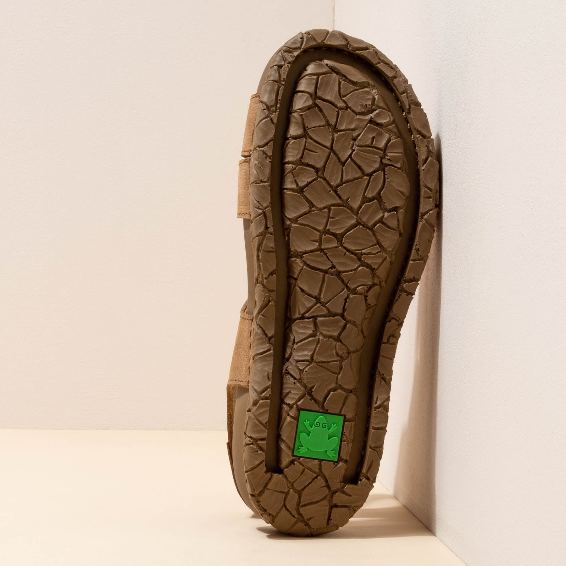 gid://shopify/Product/15700128727372_3