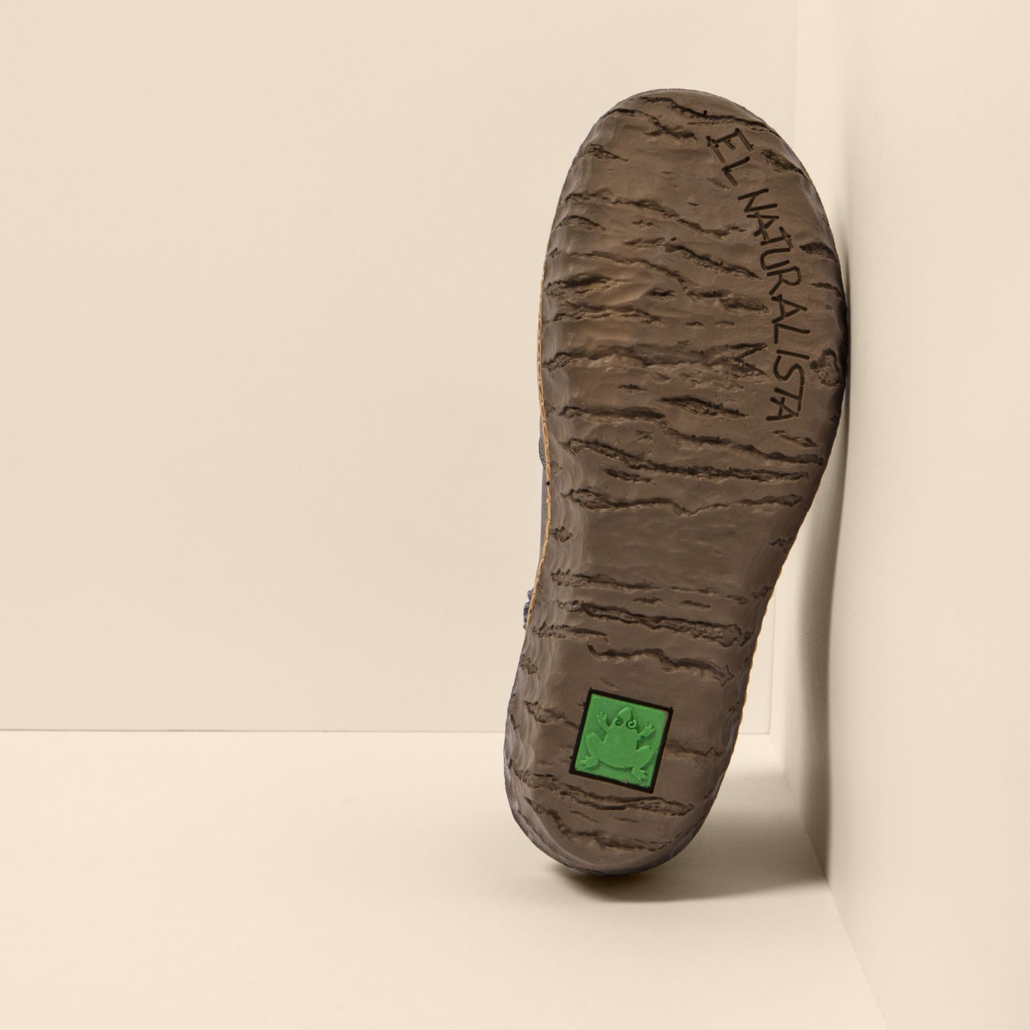 gid://shopify/Product/15699897909580_3