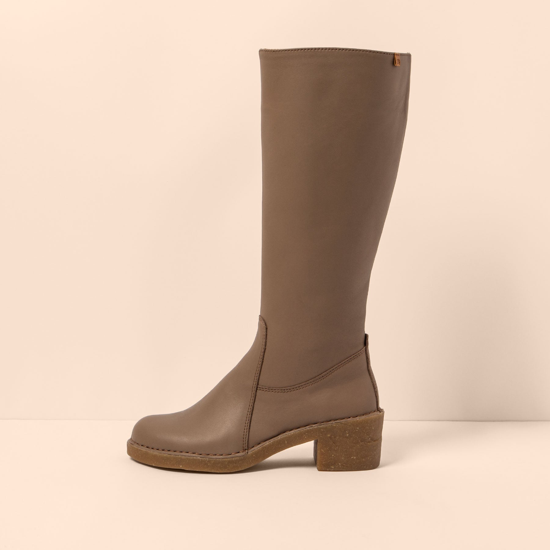 gid://shopify/Product/15700855128396_1