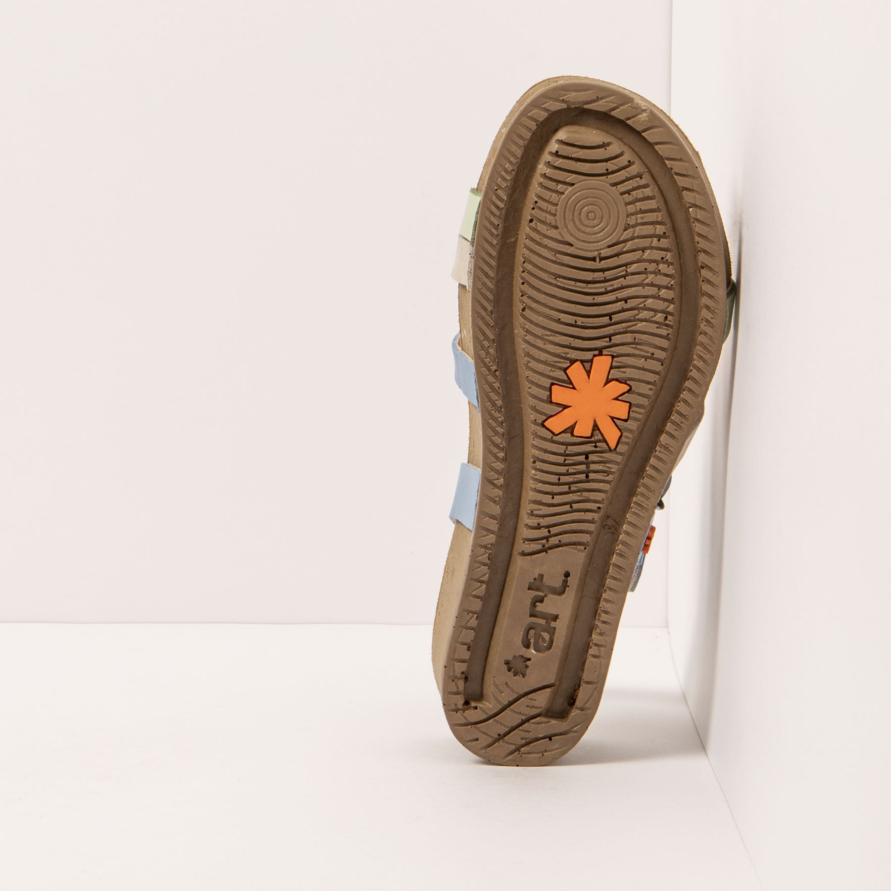 gid://shopify/Product/15693466829132_3