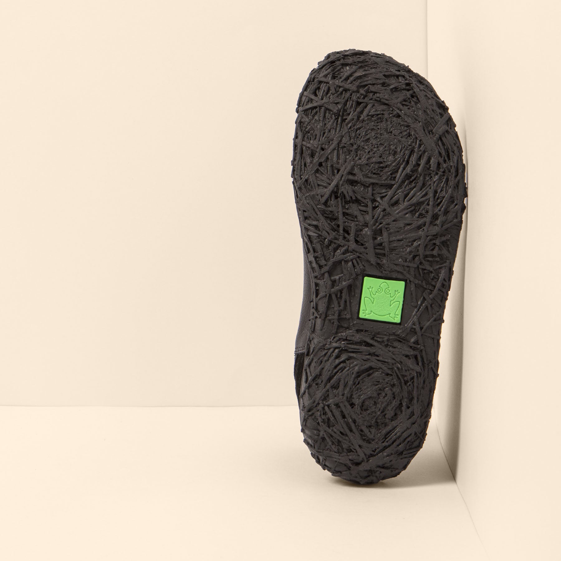 gid://shopify/Product/15700261503308_6