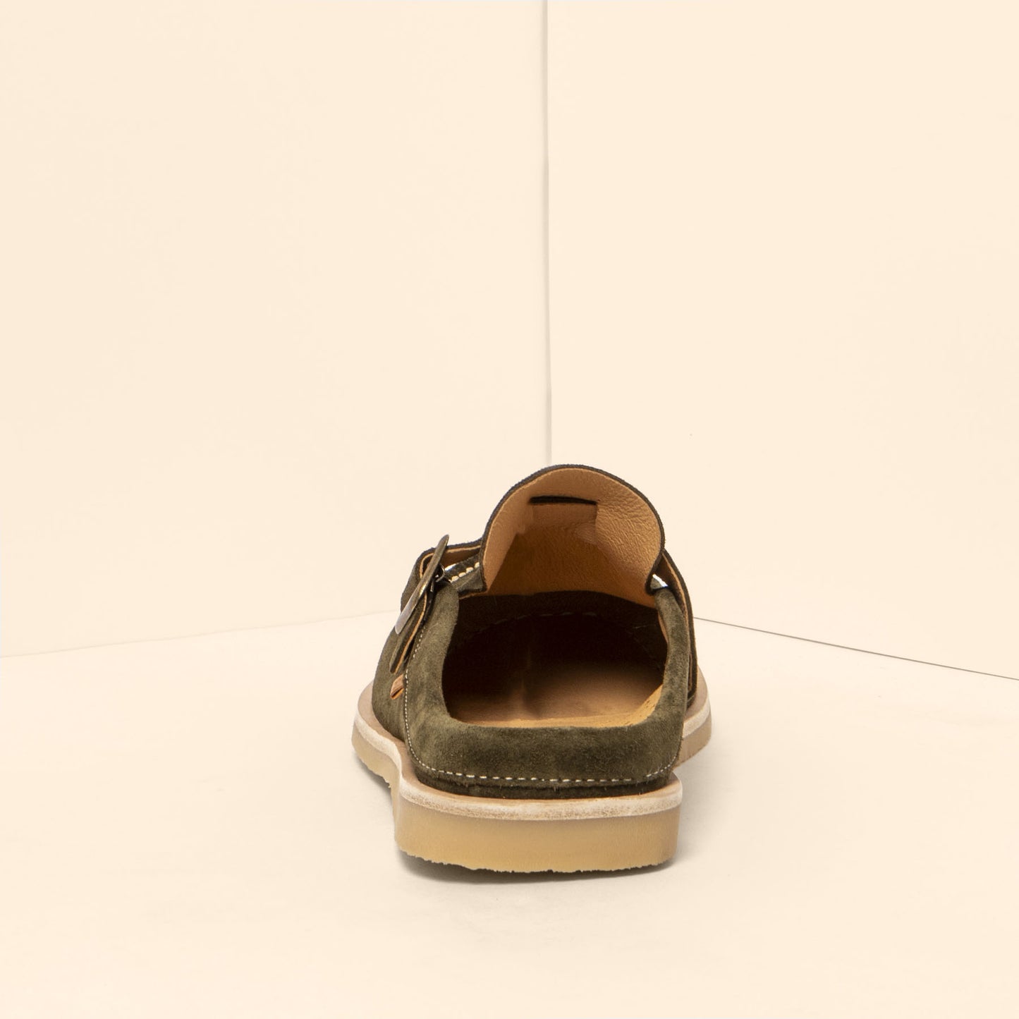 gid://shopify/Product/15700651540812_5