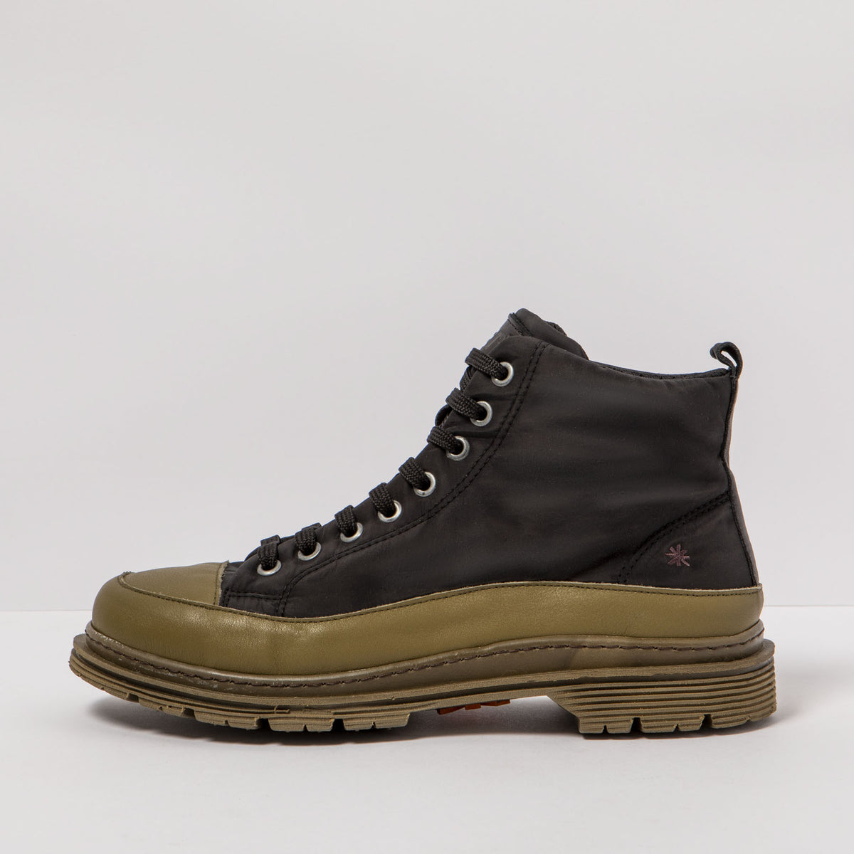 gid://shopify/Product/16171582882124_4