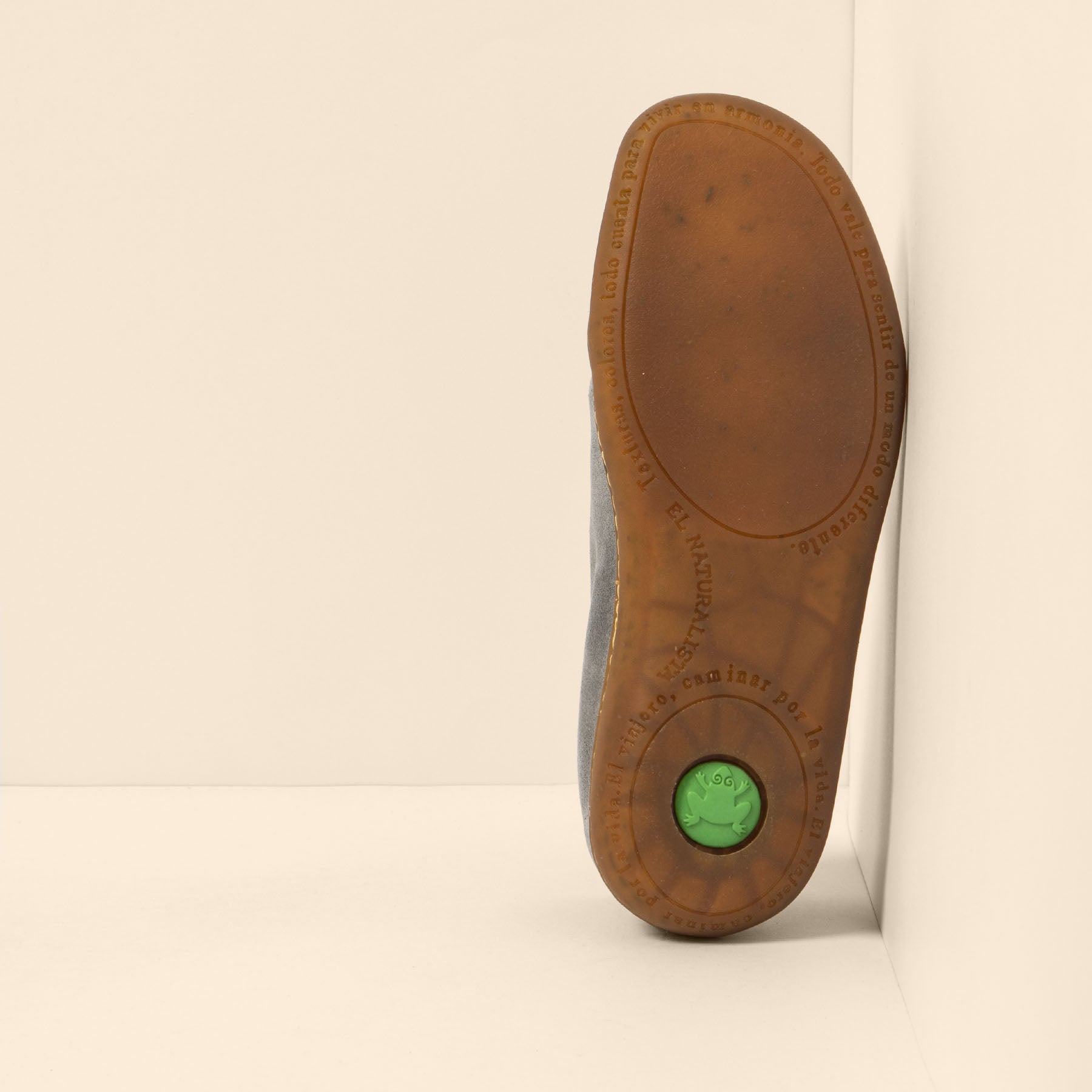 gid://shopify/Product/15700353155404_3