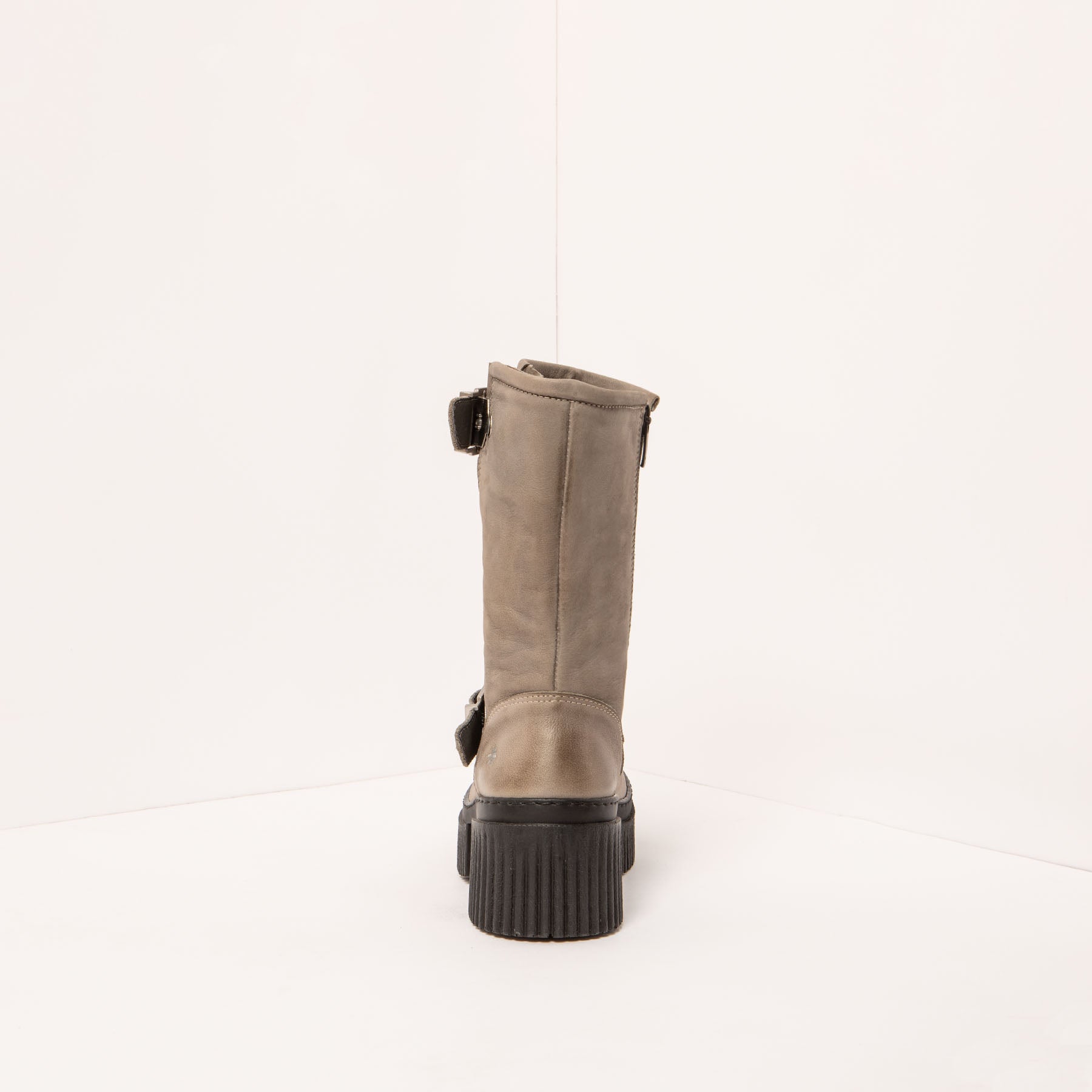 gid://shopify/Product/15693964706124_5