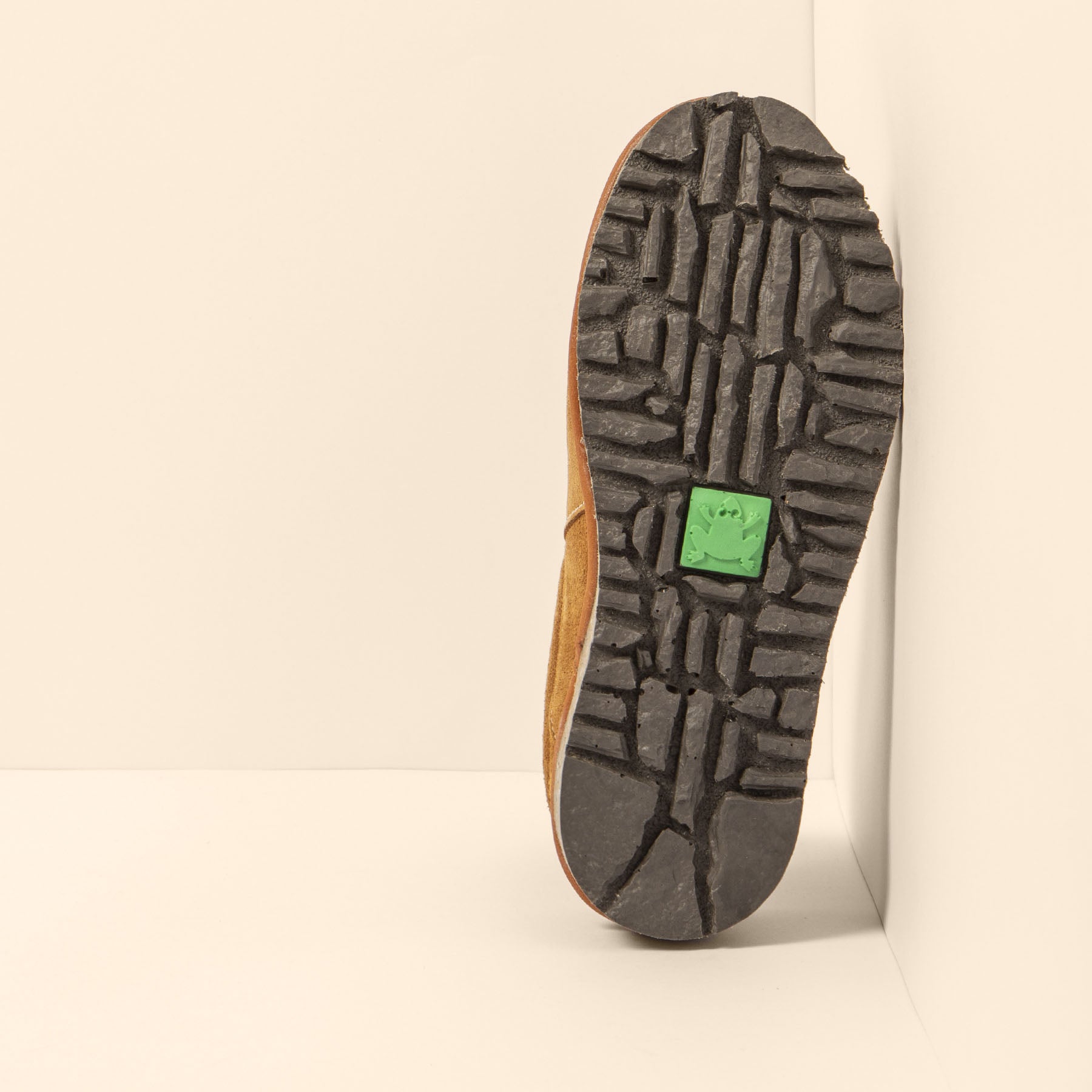 gid://shopify/Product/15700032586060_3