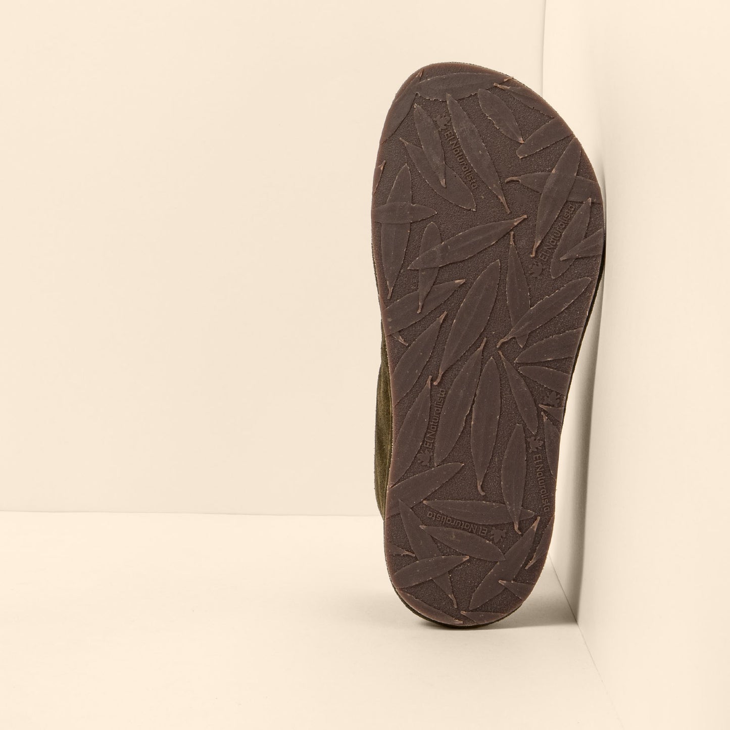 gid://shopify/Product/15700410990924_3