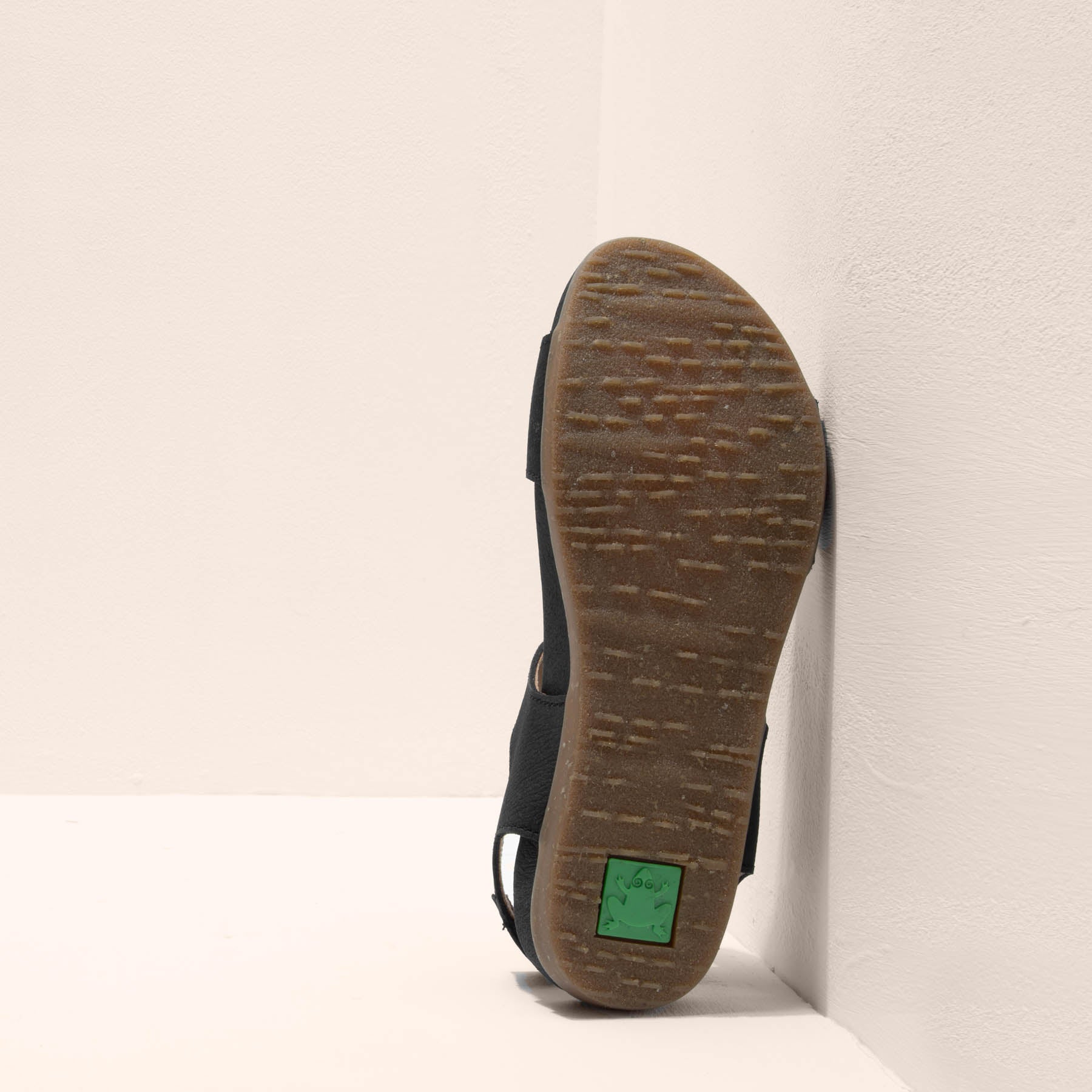 gid://shopify/Product/15700033438028_3