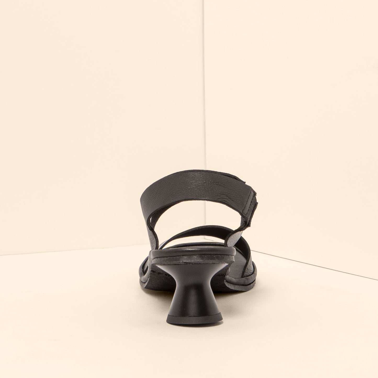 gid://shopify/Product/15700744339788_8