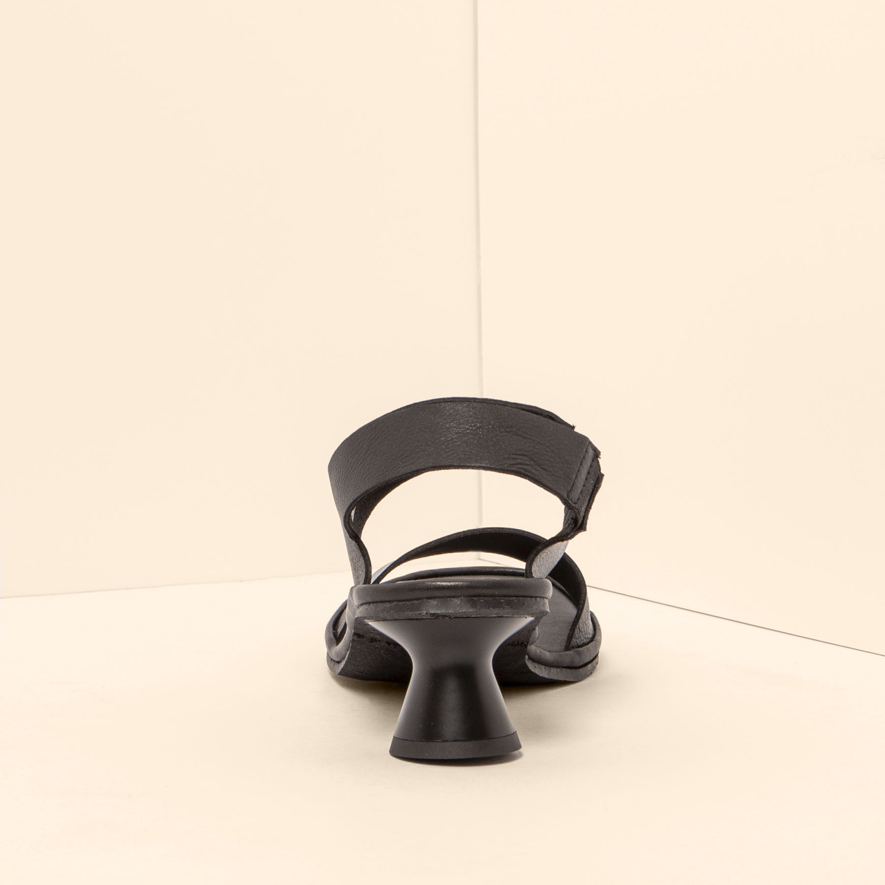 gid://shopify/Product/15700744339788_8
