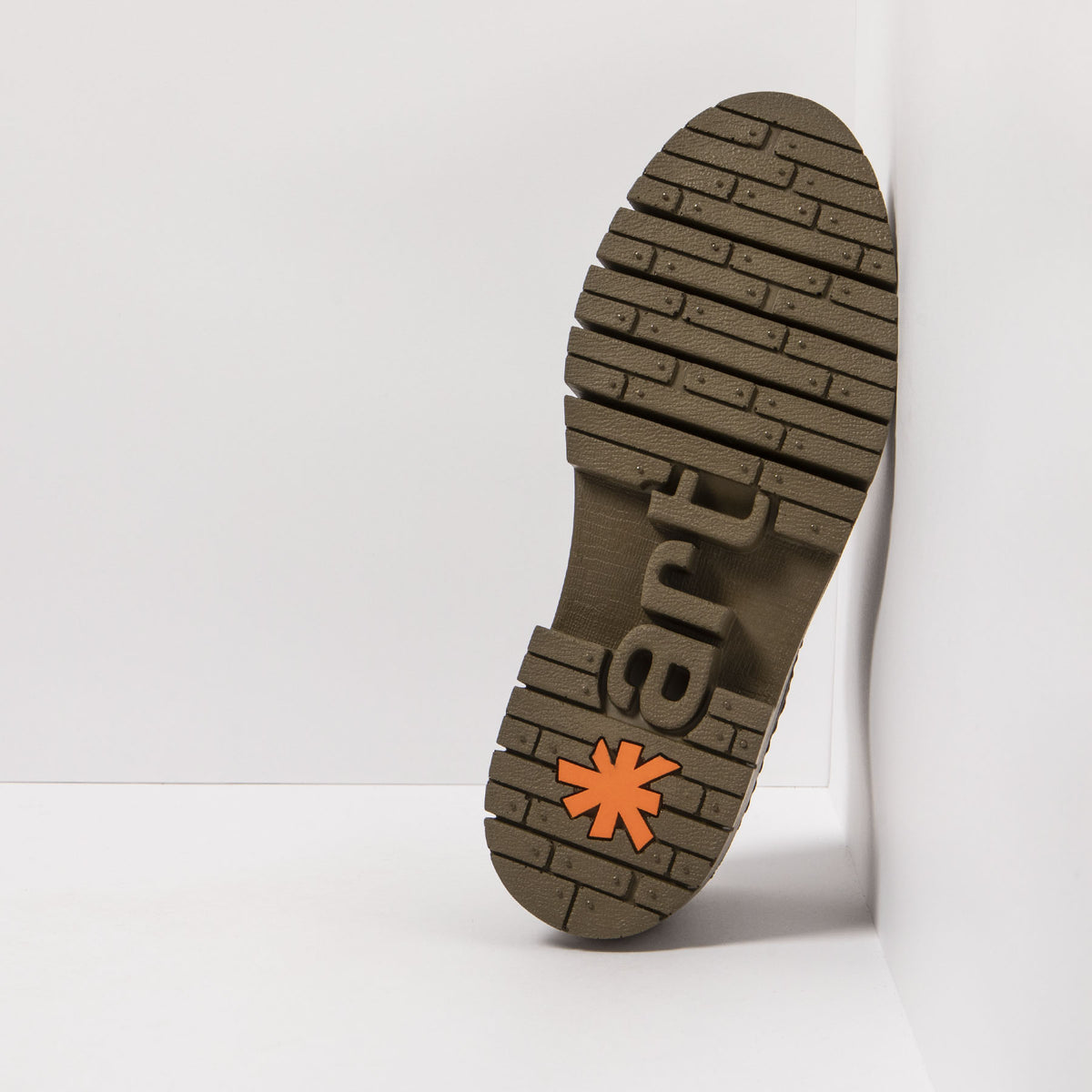 gid://shopify/Product/16171597070668_3