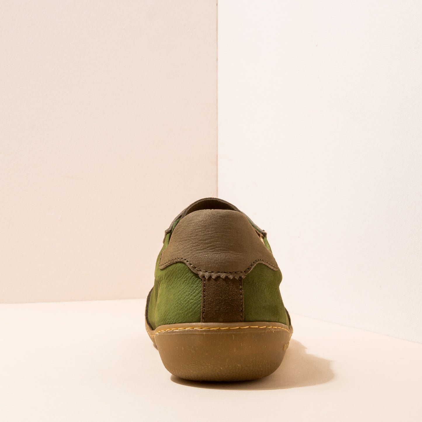gid://shopify/Product/15700055720268_8