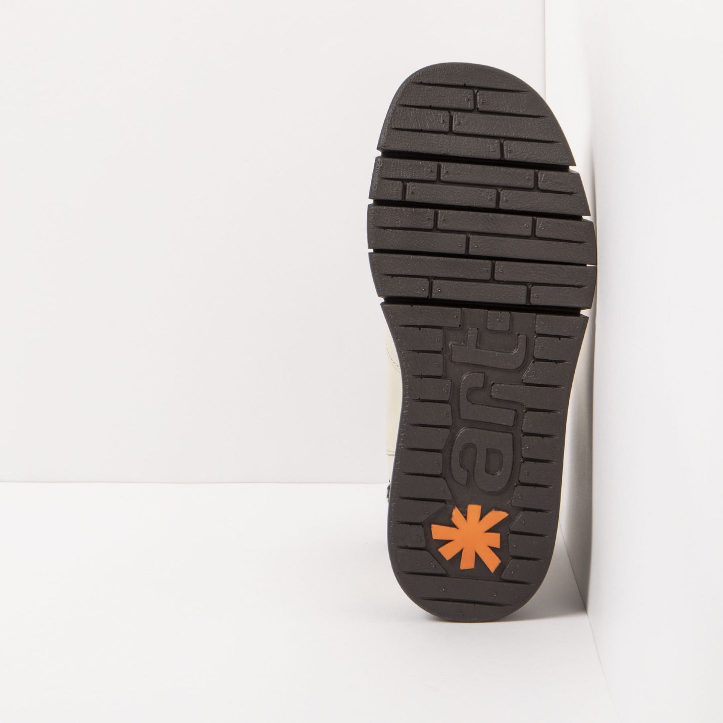 gid://shopify/Product/15785701605708_6