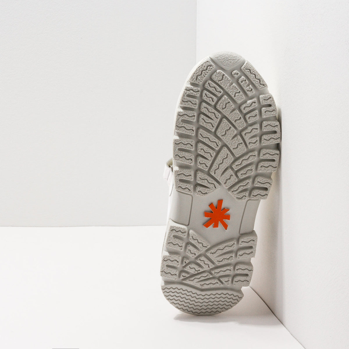 gid://shopify/Product/16171408818508_3