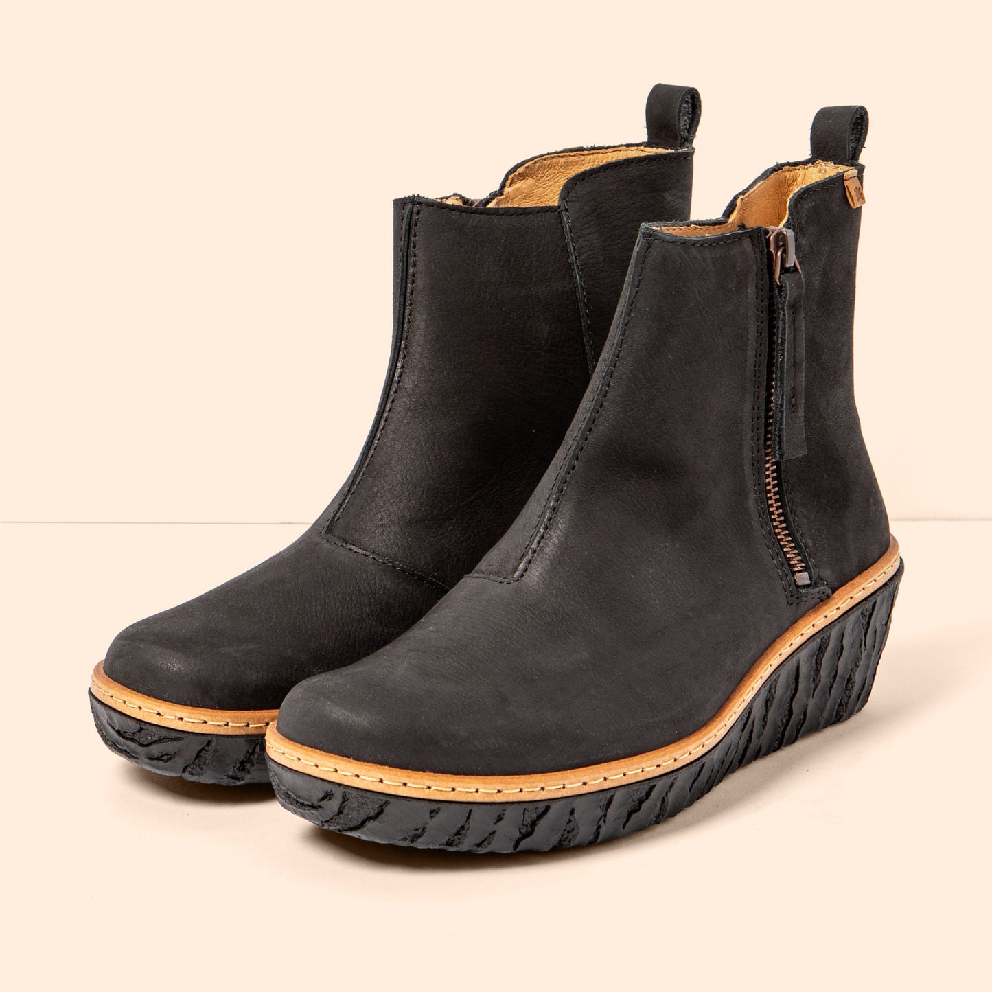 gid://shopify/Product/15700753482060_3