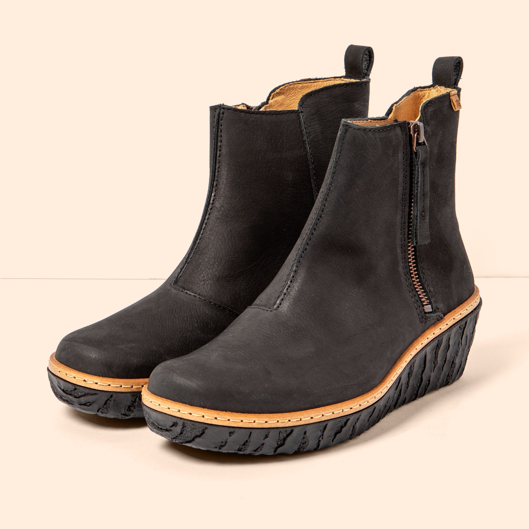 gid://shopify/Product/15700753482060_3