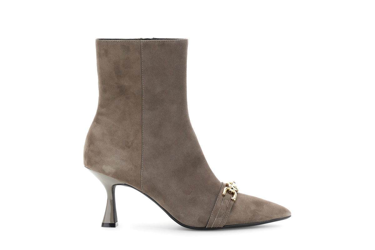 gid://shopify/Product/16122183516492_58874796769612