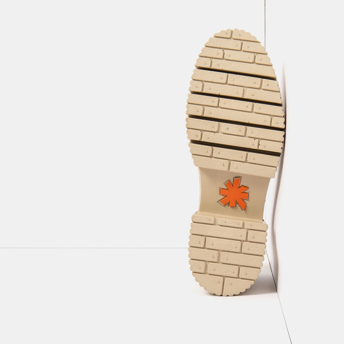 gid://shopify/Product/16172915327308_3