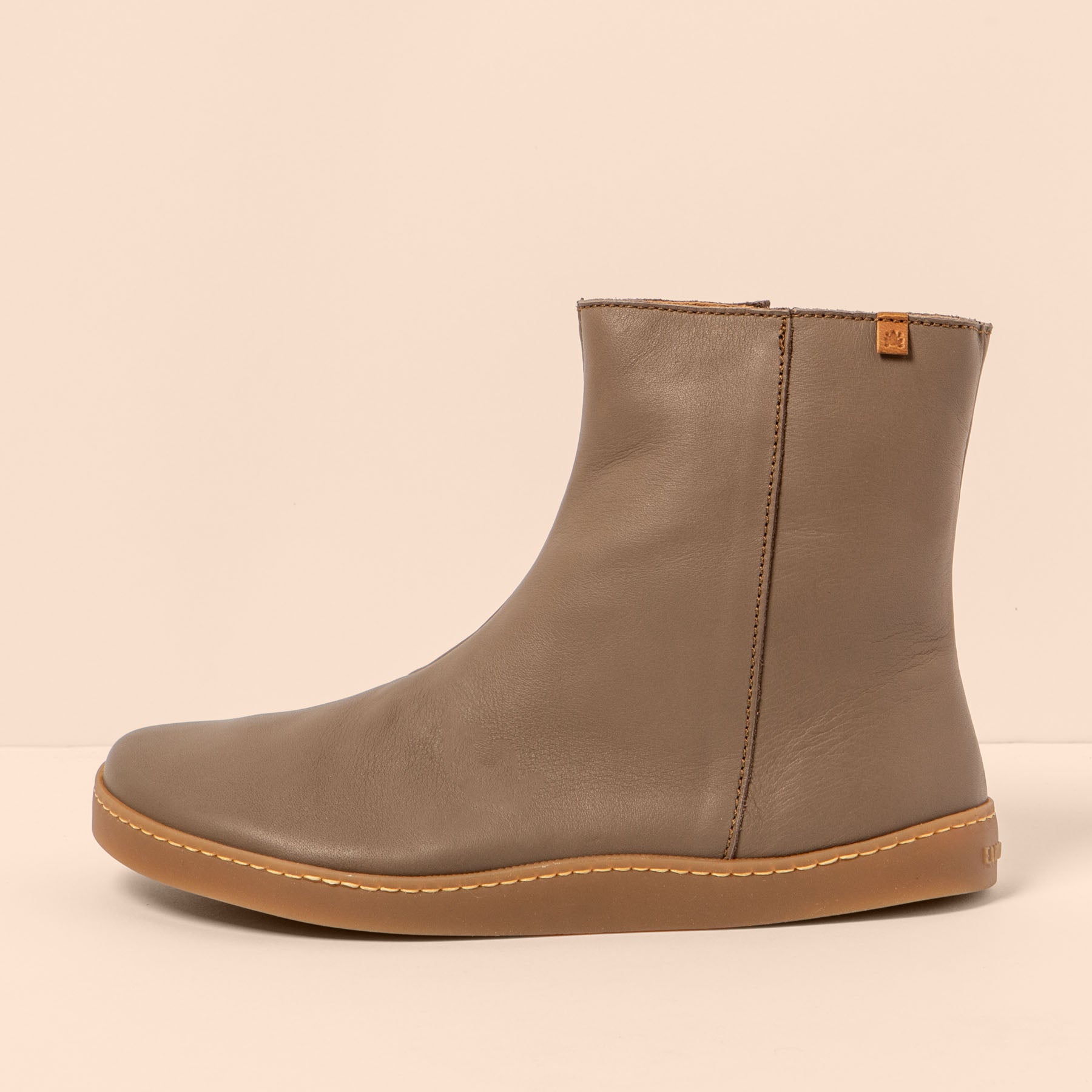 gid://shopify/Product/15700868825420_1