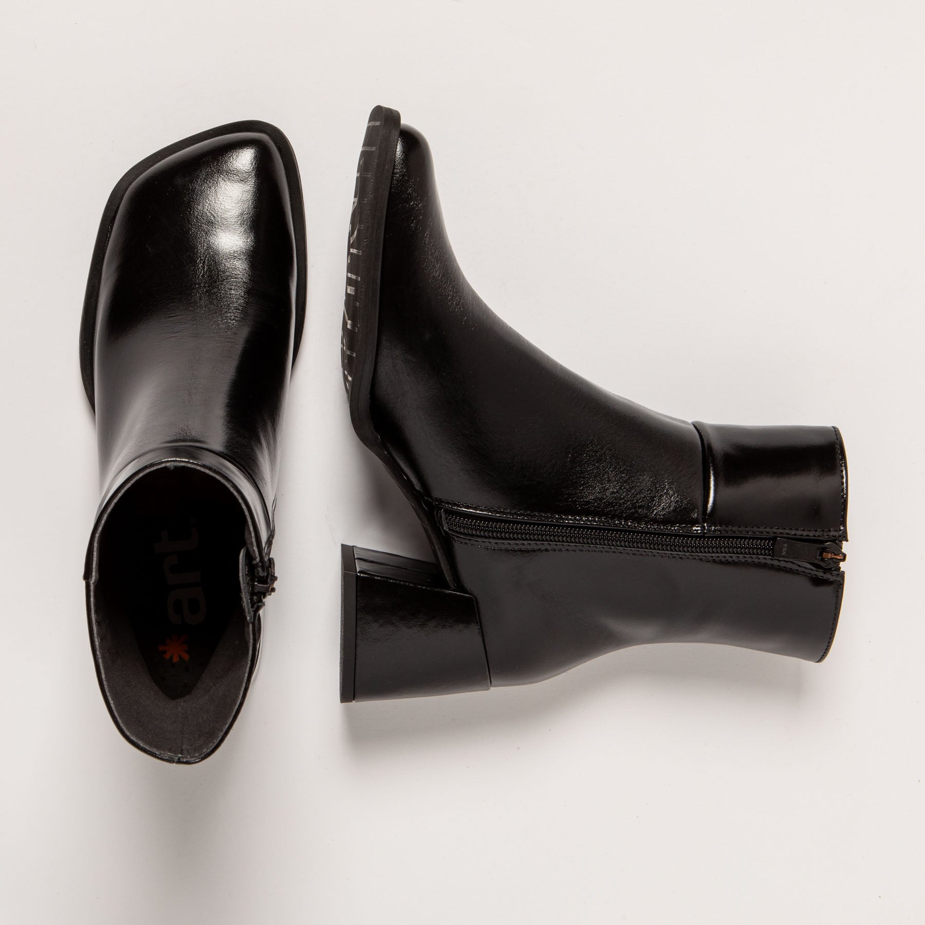 gid://shopify/Product/15694177272140_4
