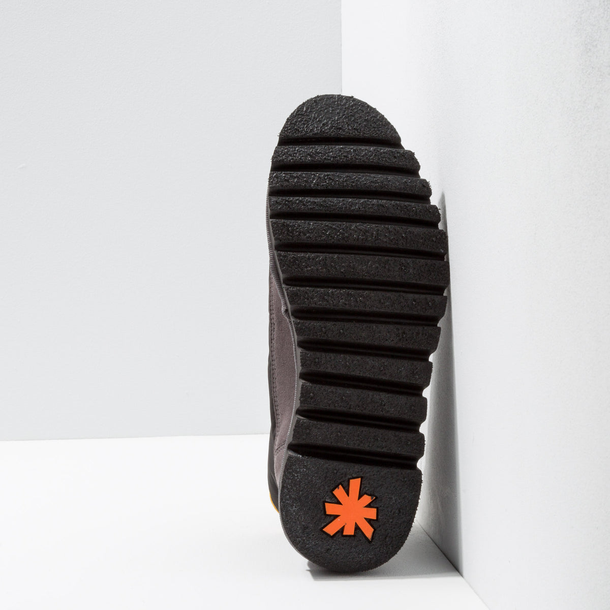gid://shopify/Product/16171345740108_3