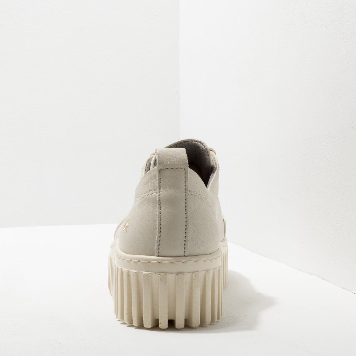 gid://shopify/Product/16171239637324_6