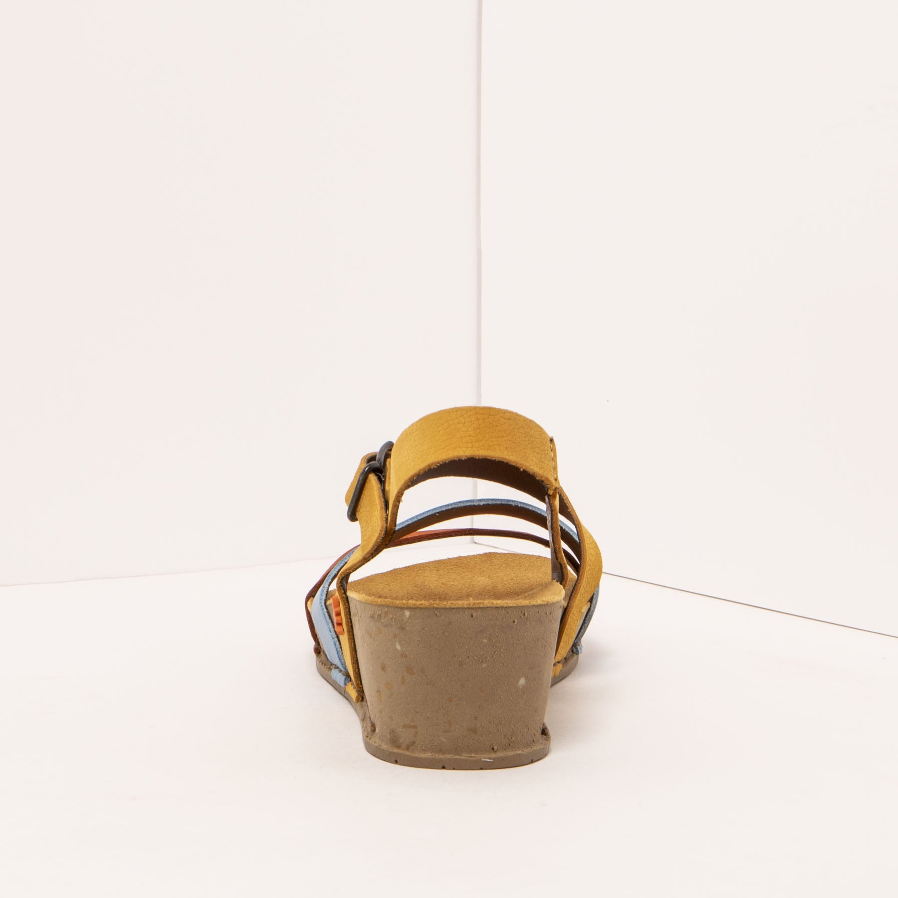 gid://shopify/Product/15693452640588_5