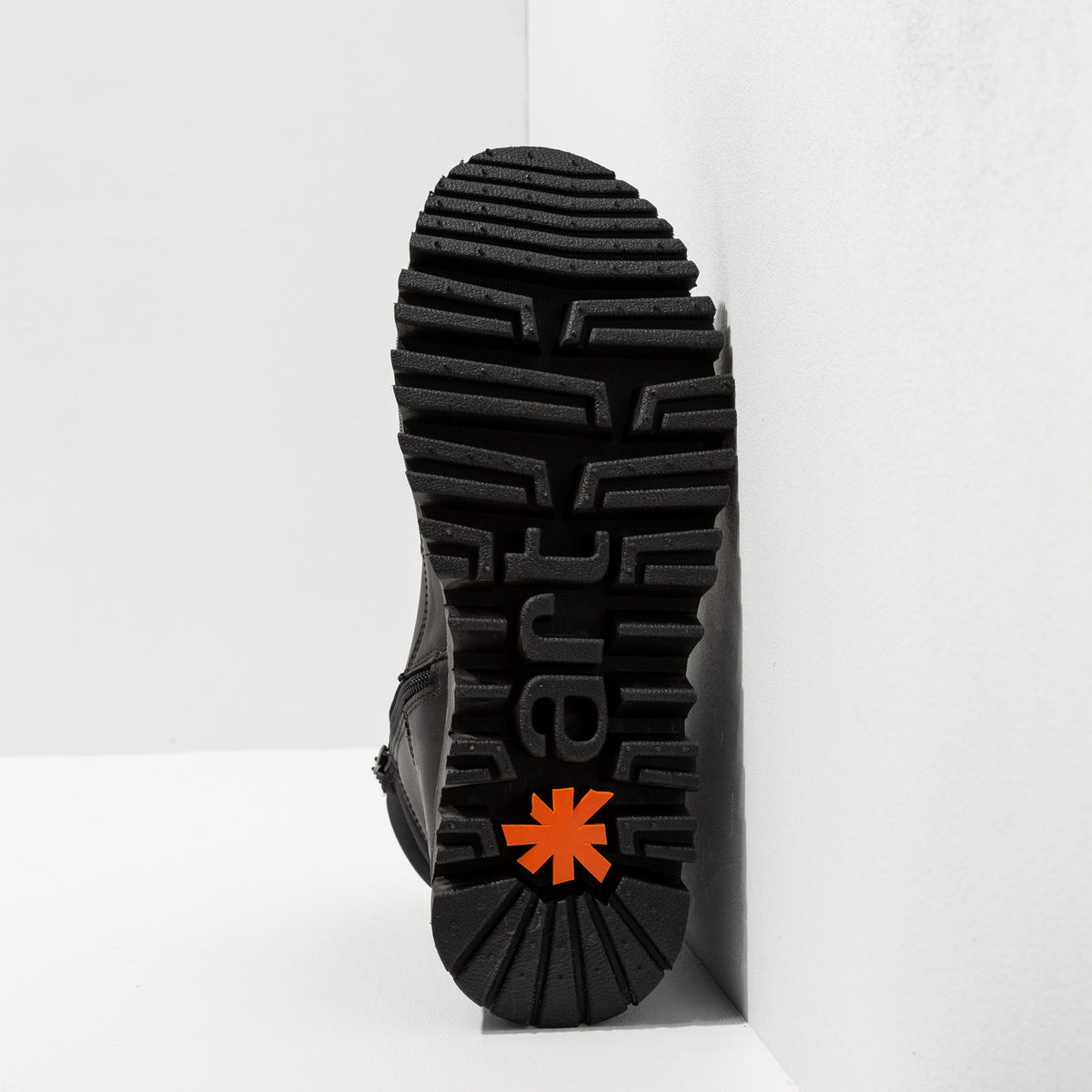 gid://shopify/Product/16171532910924_3