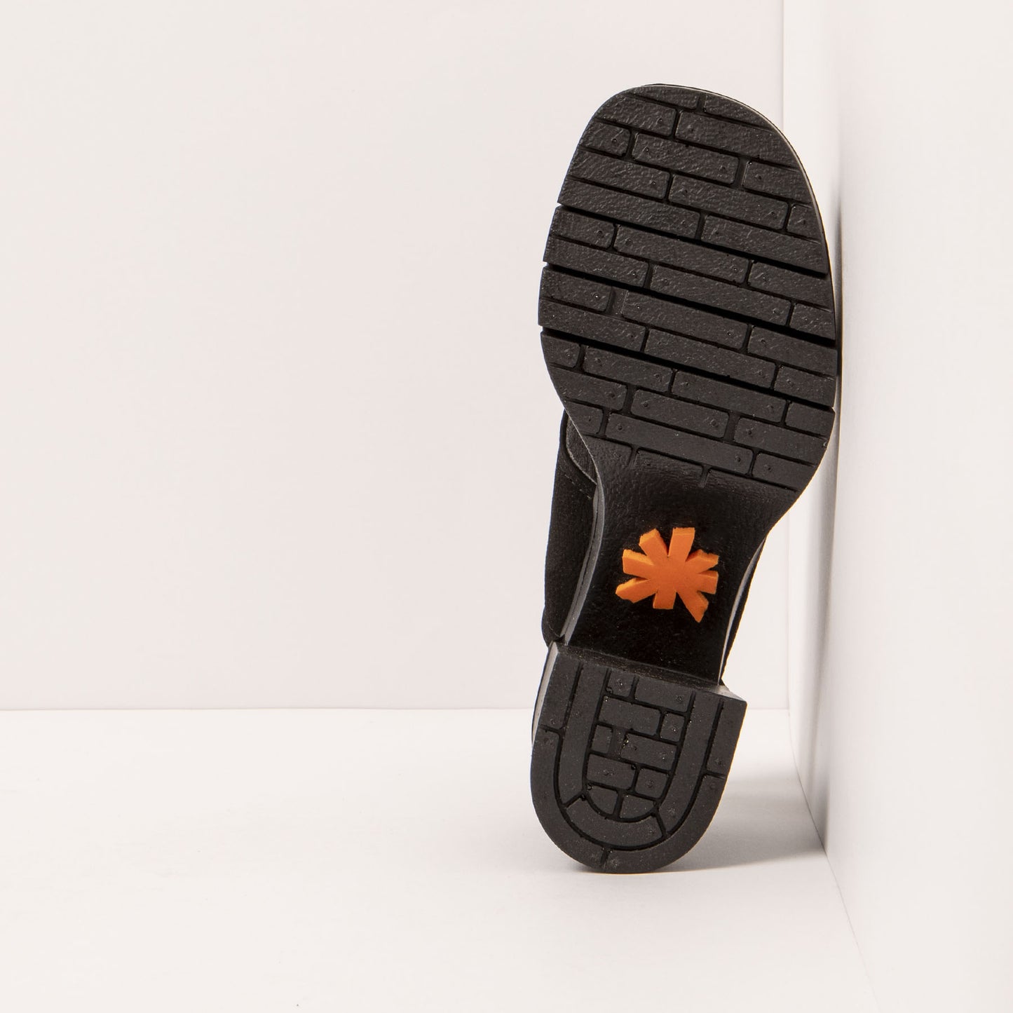 gid://shopify/Product/15693554942284_3
