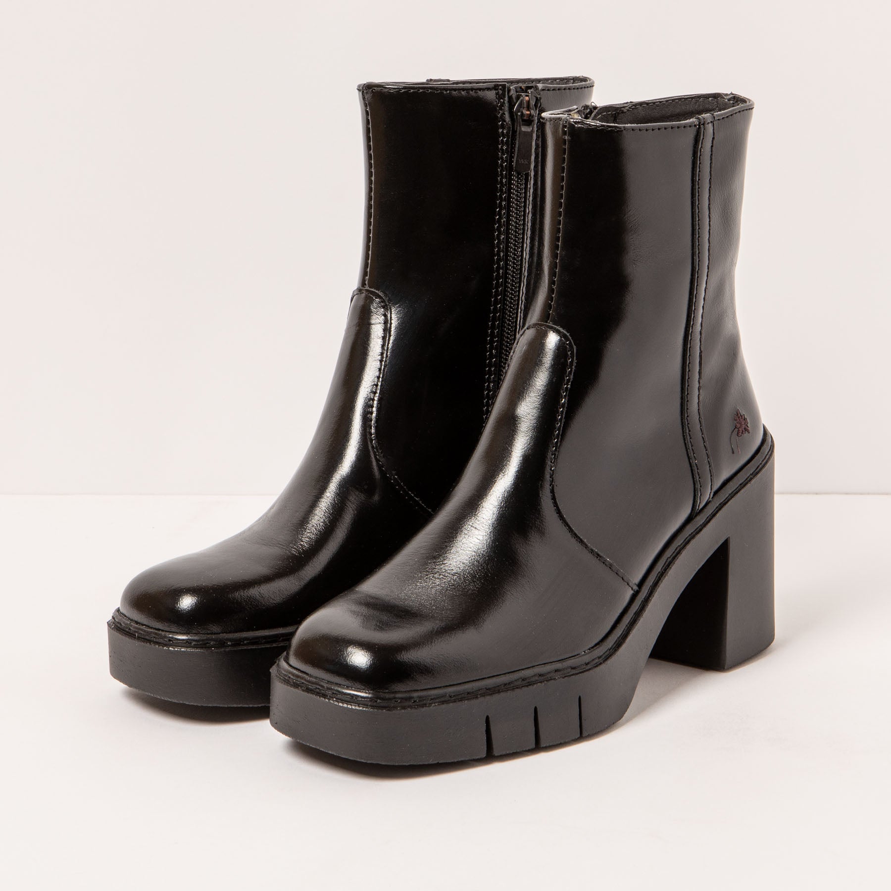 gid://shopify/Product/15694356808012_2