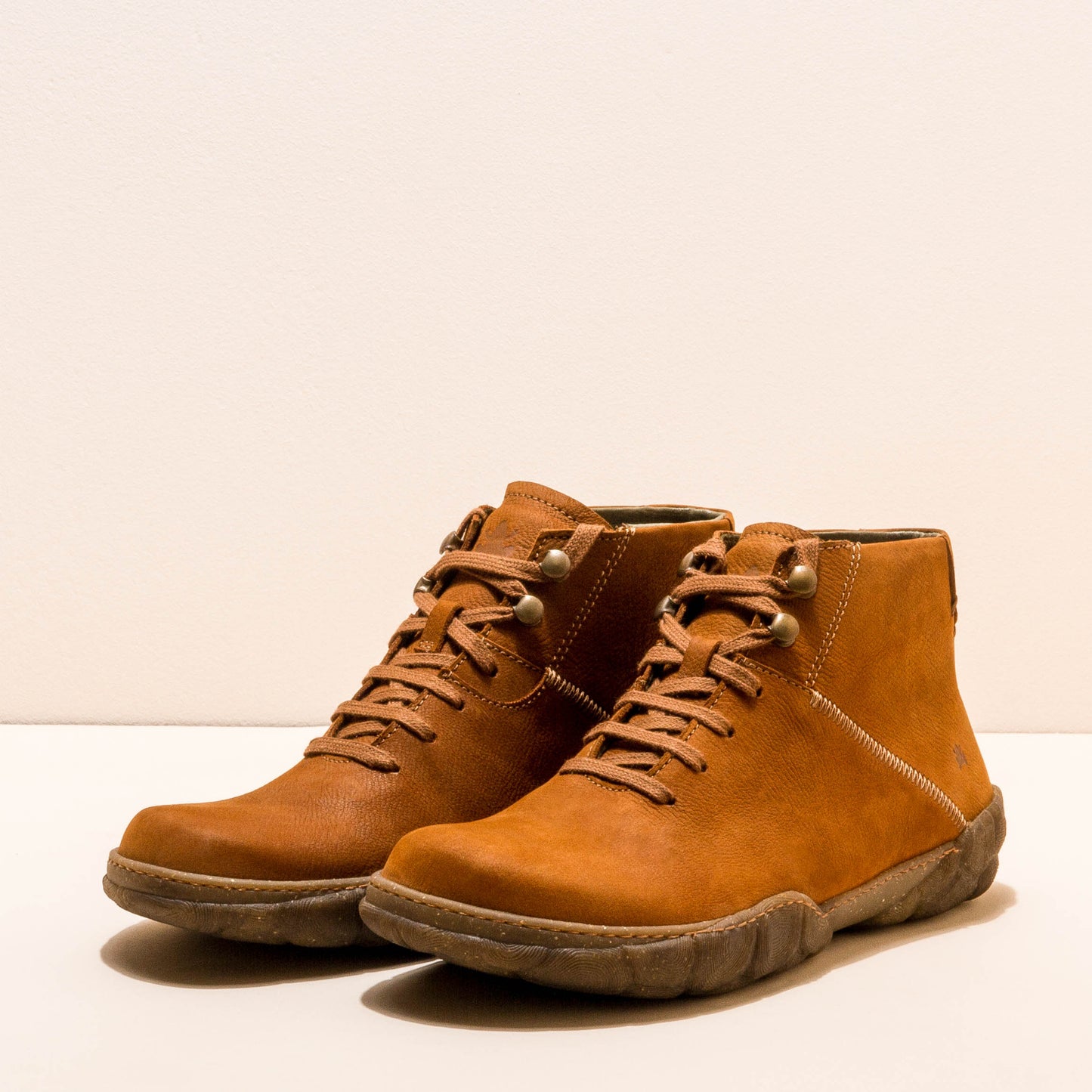 gid://shopify/Product/15699887620428_5