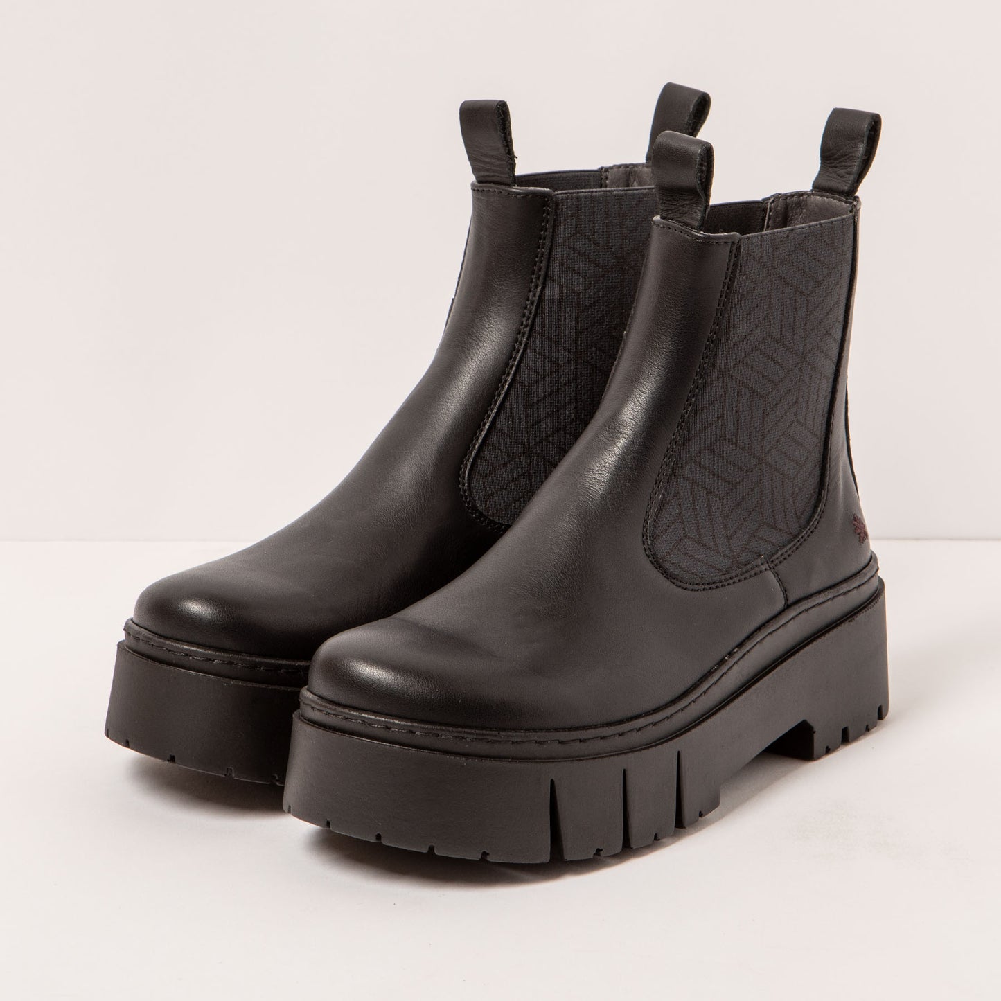 gid://shopify/Product/15694210957644_2