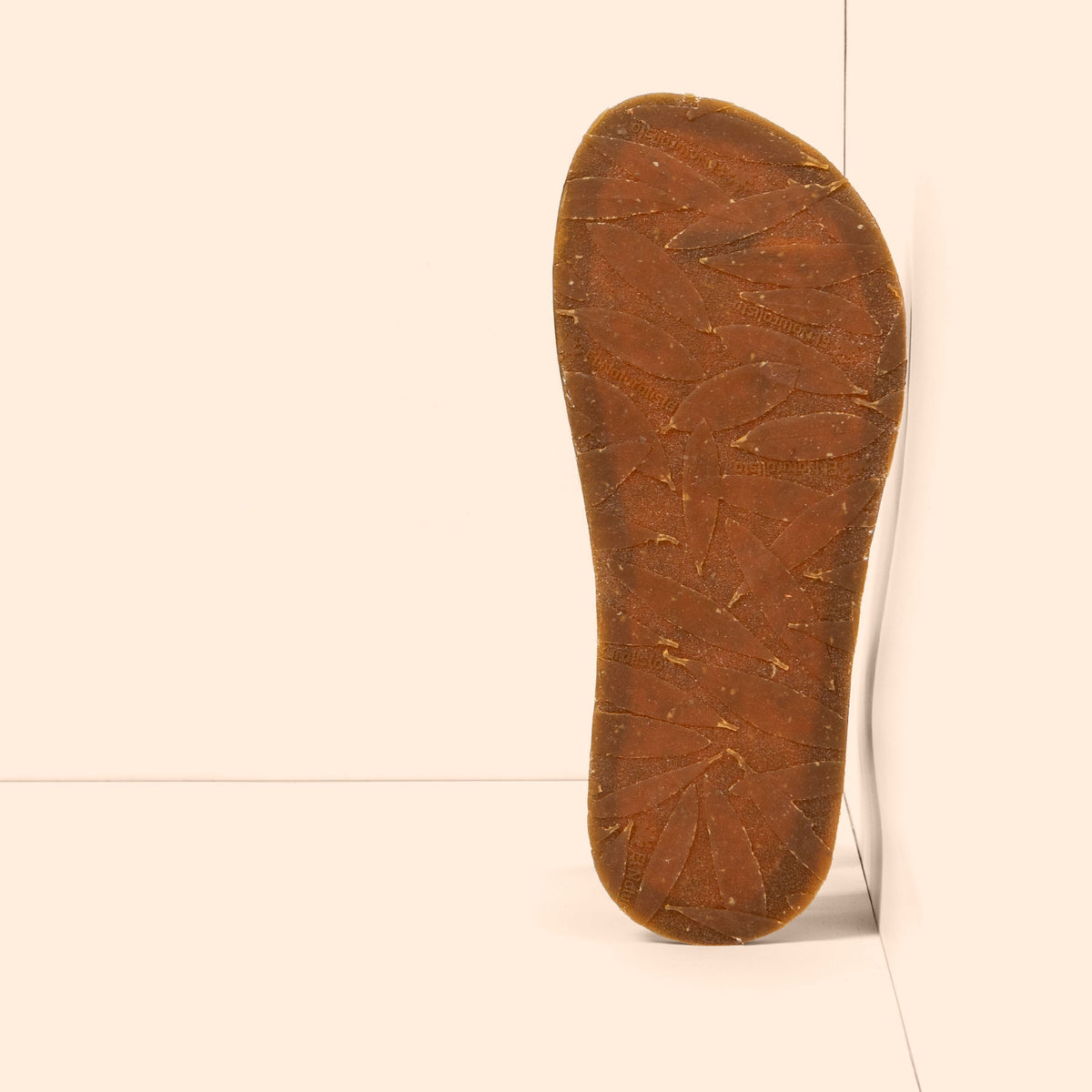 gid://shopify/Product/16124722282828_3