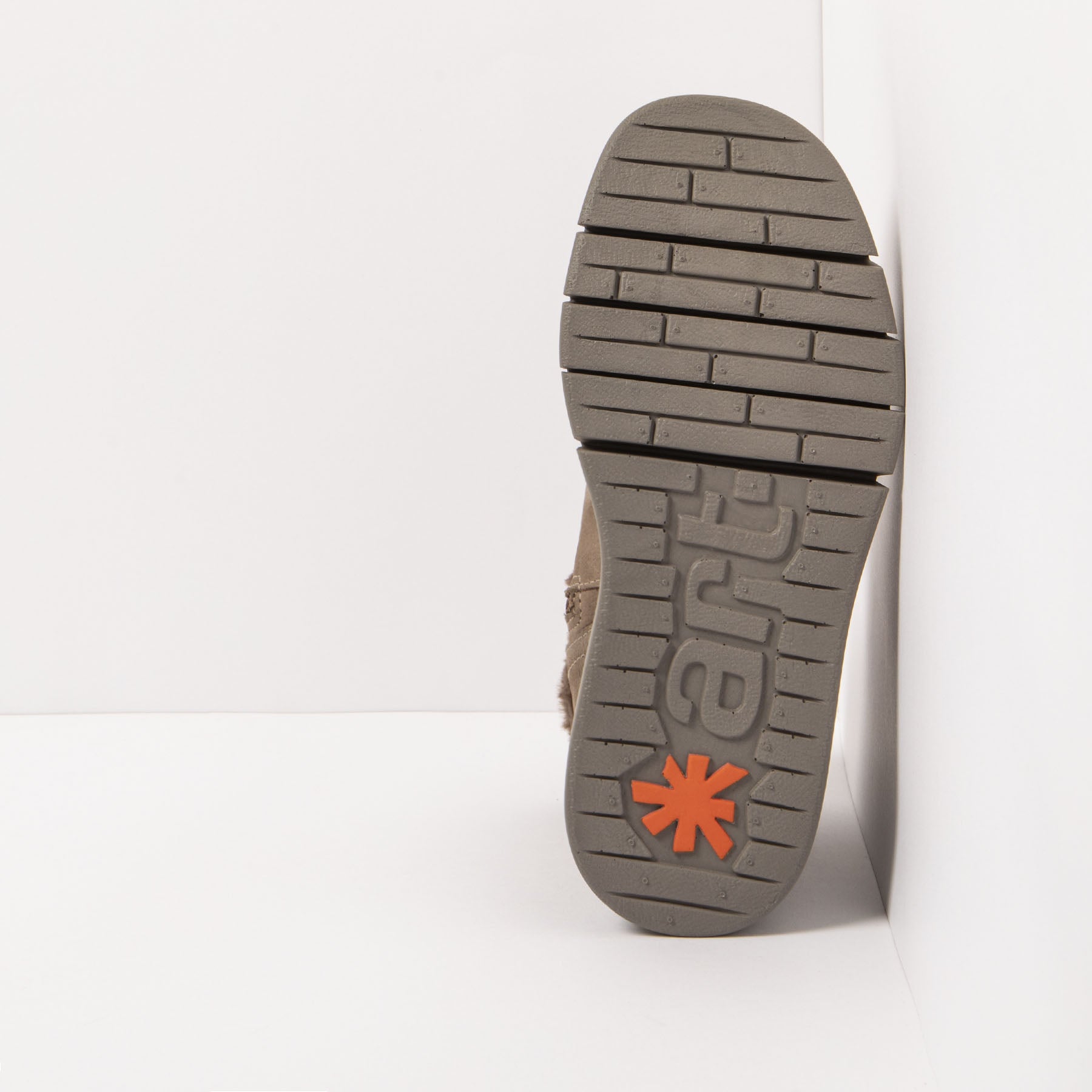 gid://shopify/Product/15785700393292_6