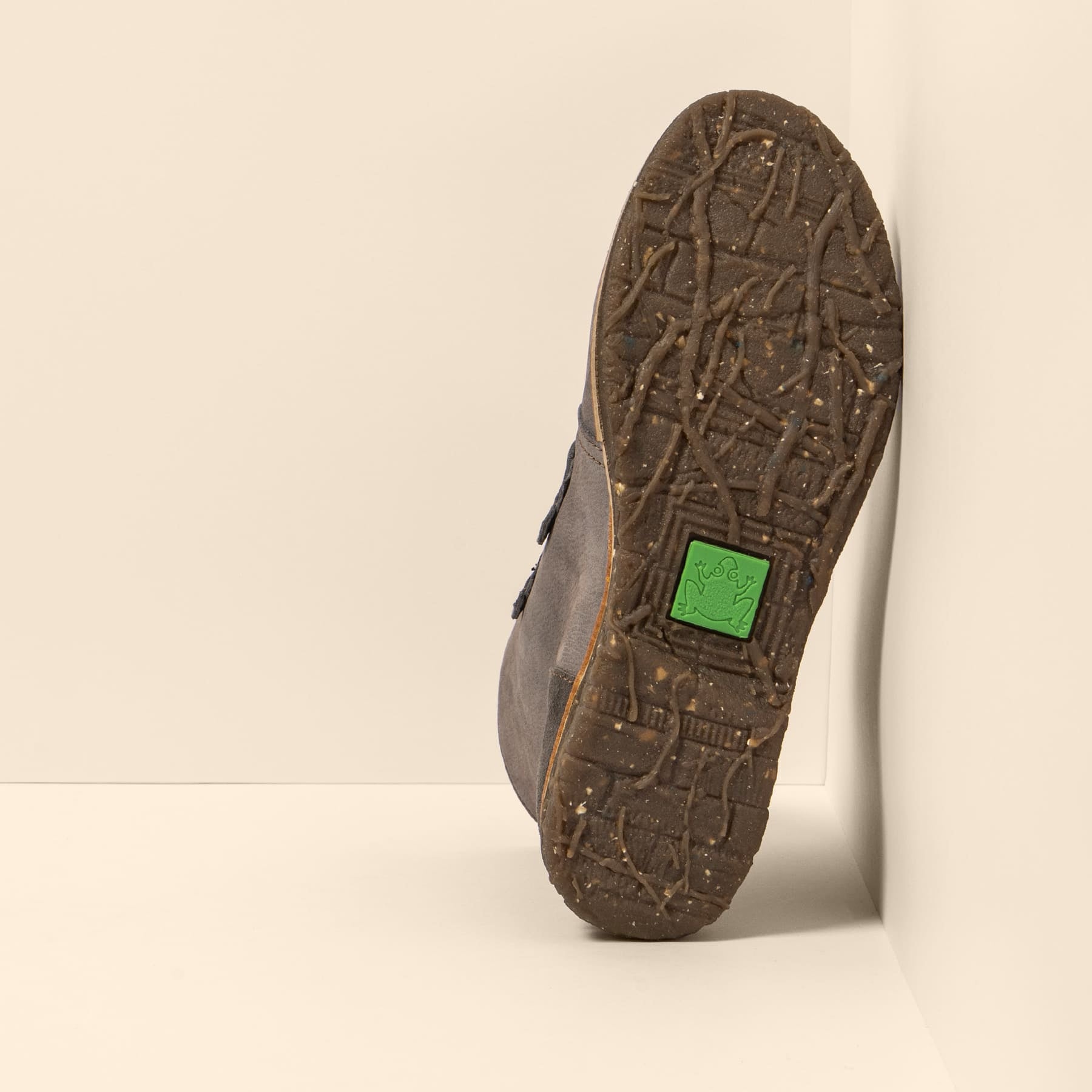 gid://shopify/Product/15699989856588_3