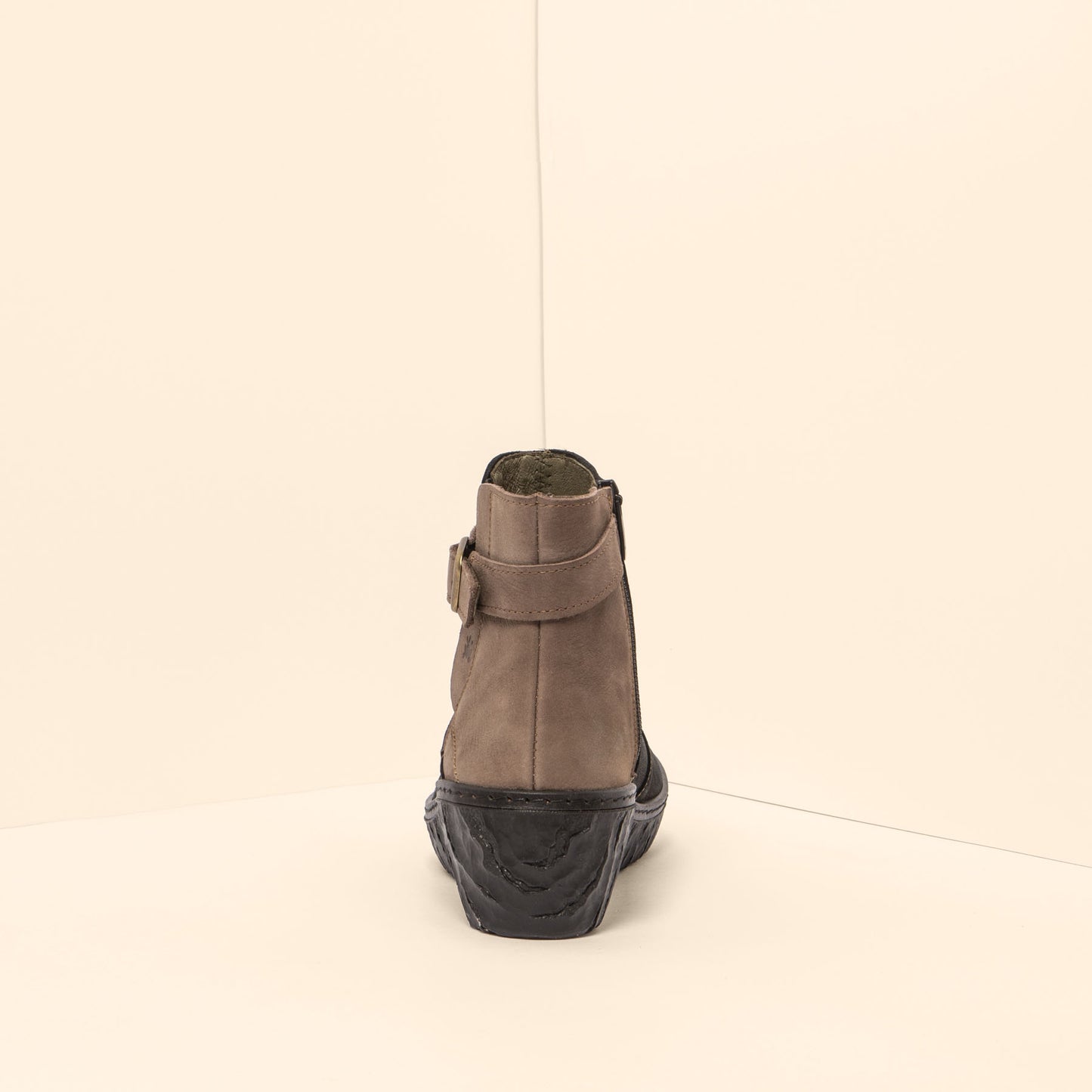 gid://shopify/Product/15699906462028_8
