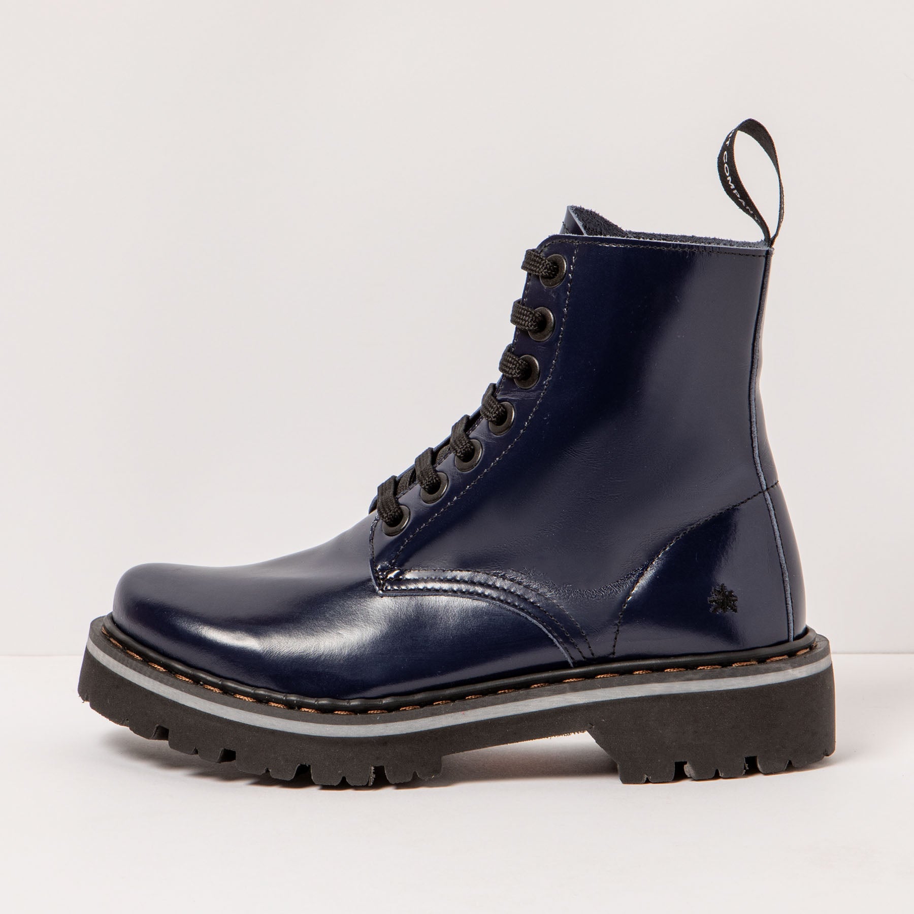 gid://shopify/Product/15693676904780_1