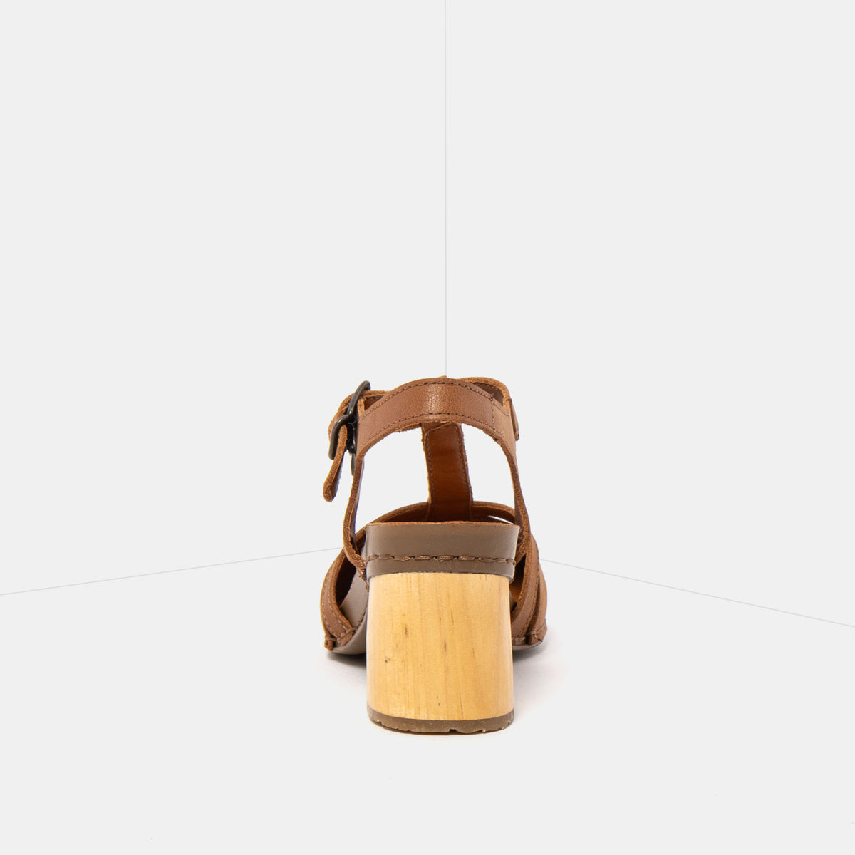 gid://shopify/Product/16172981682508_5