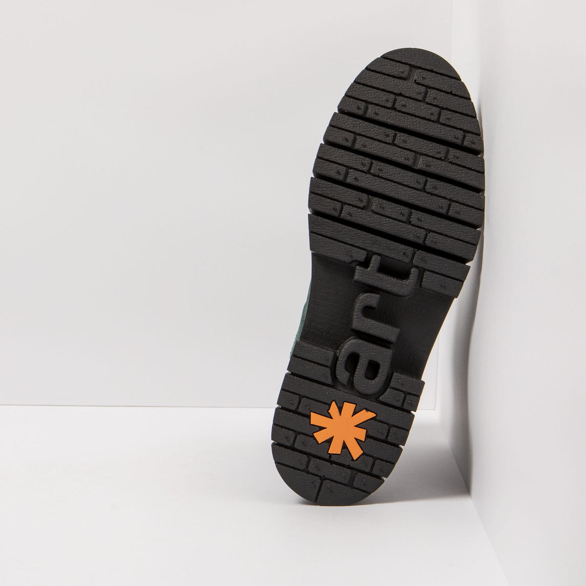 gid://shopify/Product/16171685871948_3