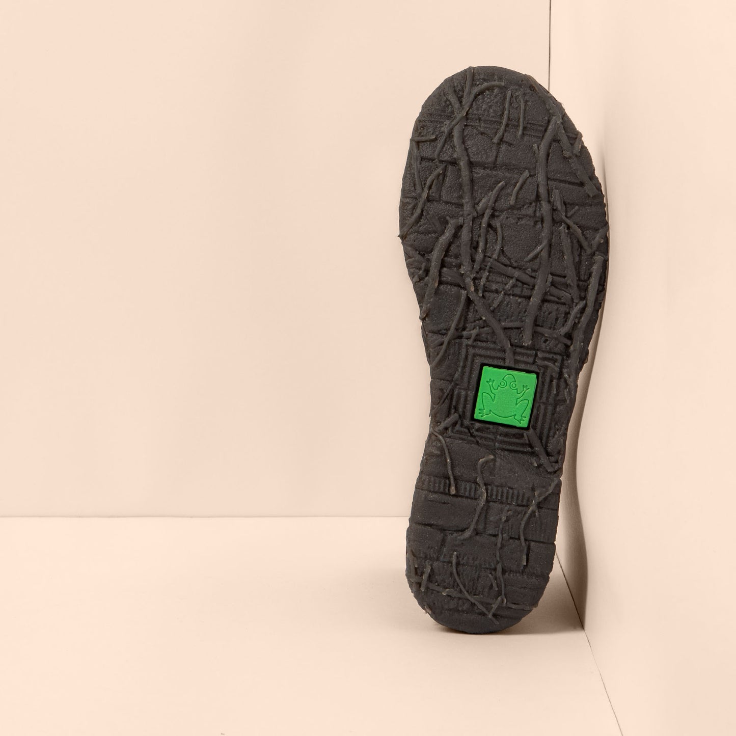 gid://shopify/Product/15700898087244_3