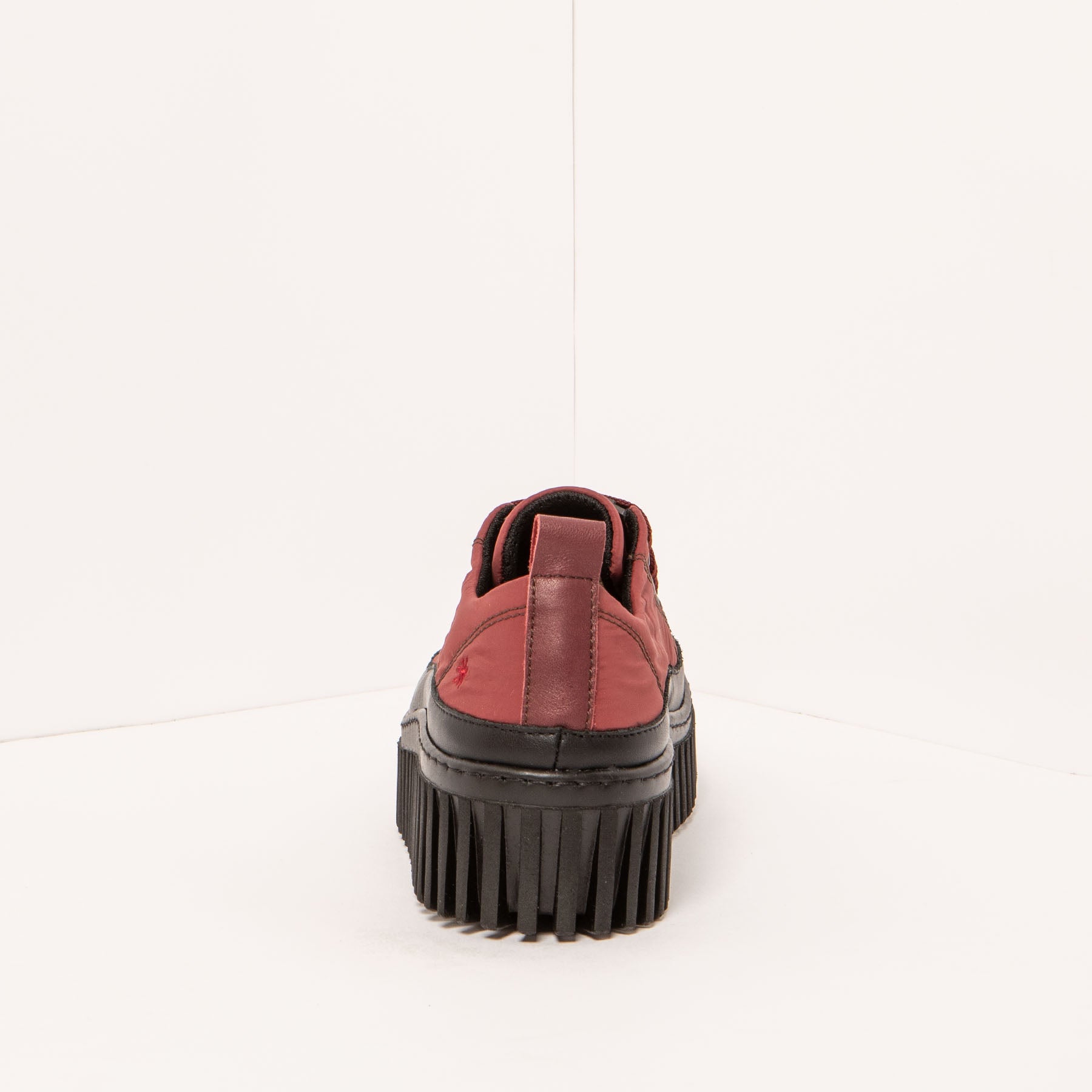 gid://shopify/Product/15694037745996_5